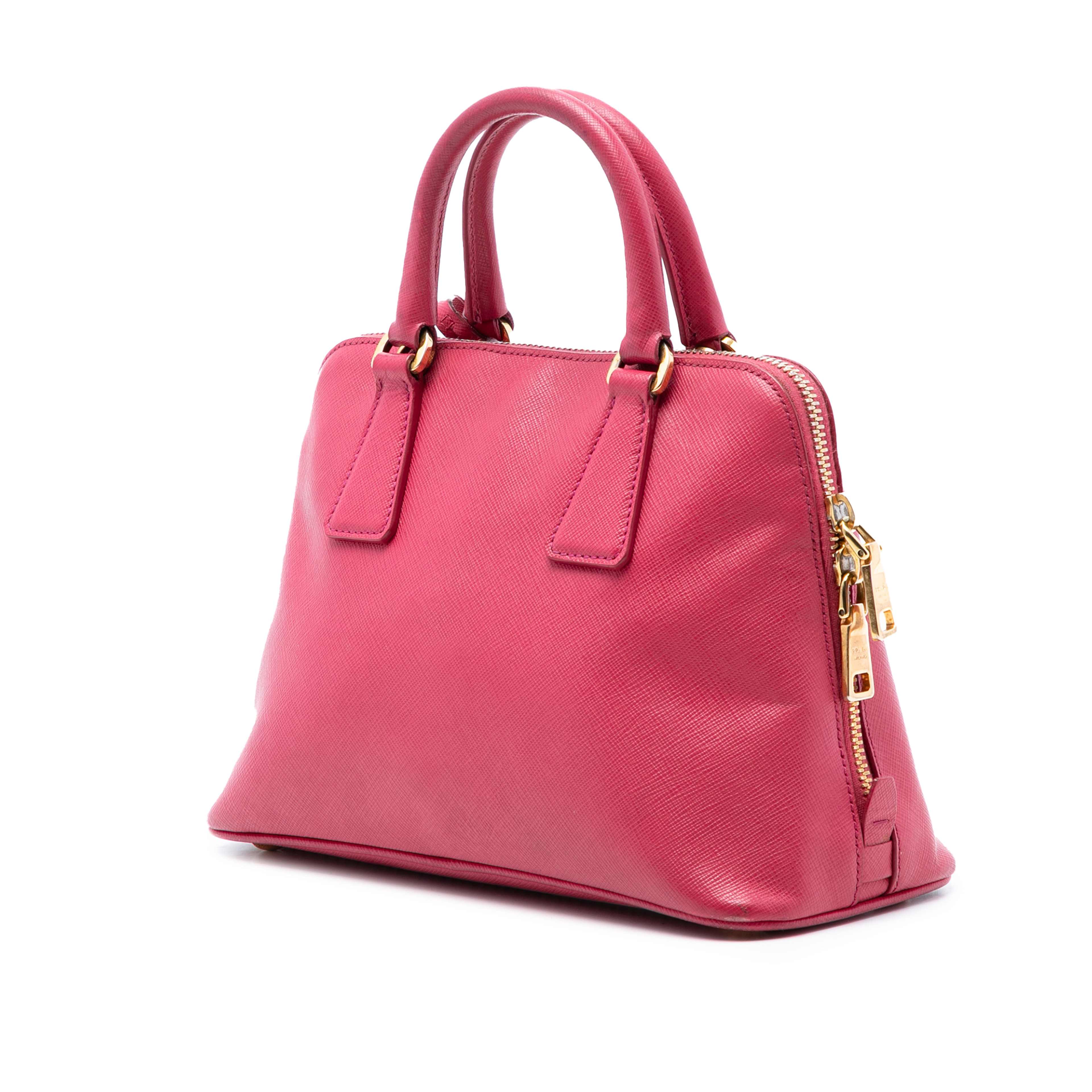 Prada Small Saffiano Lux Promenade Satchel, från Luxclusif, i färgen pink. Klicka för att öppna bilden i stort format
