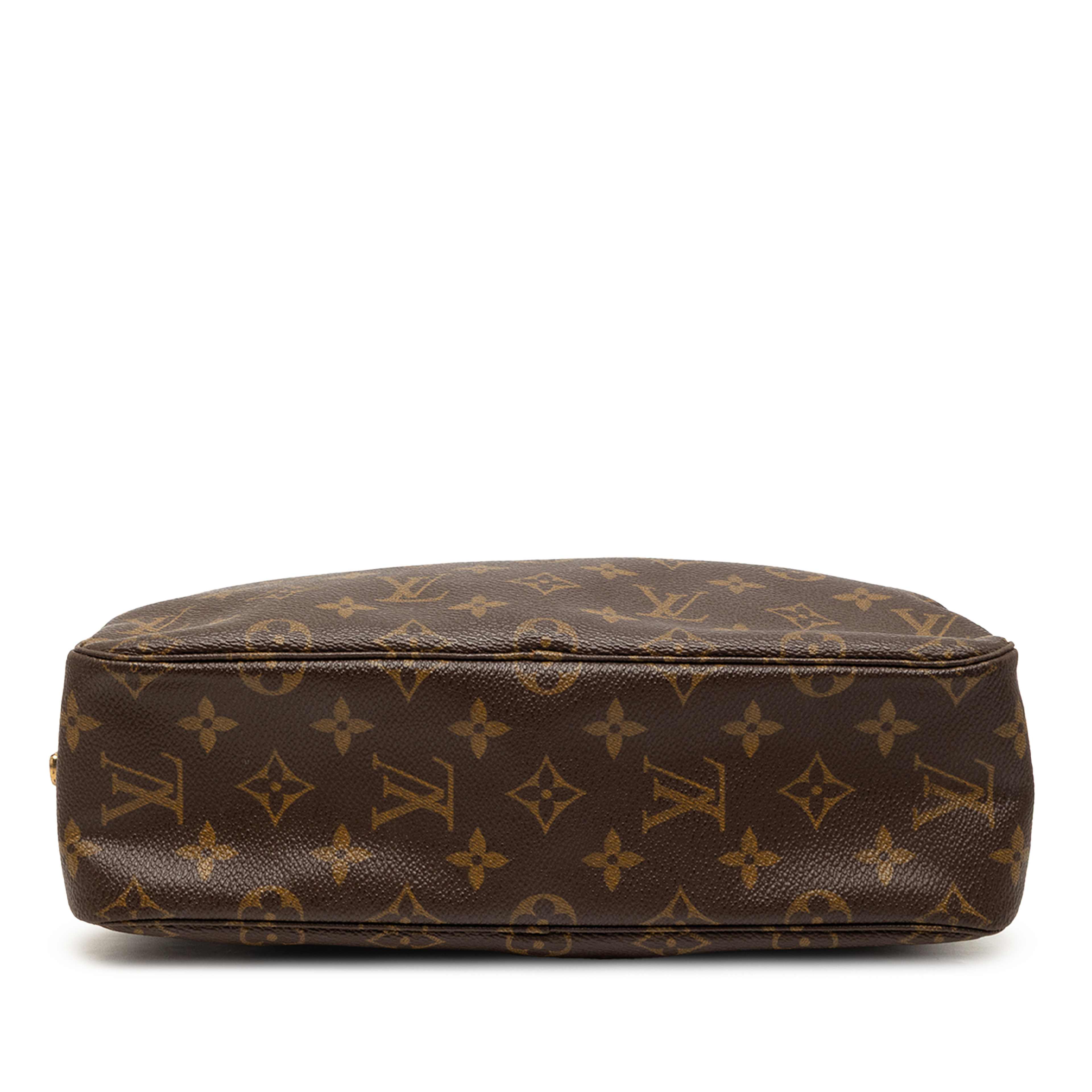 Louis Vuitton Monogram Trousse Toilette 28, från Luxclusif, i färgen brown. Klicka för att öppna bilden i stort format