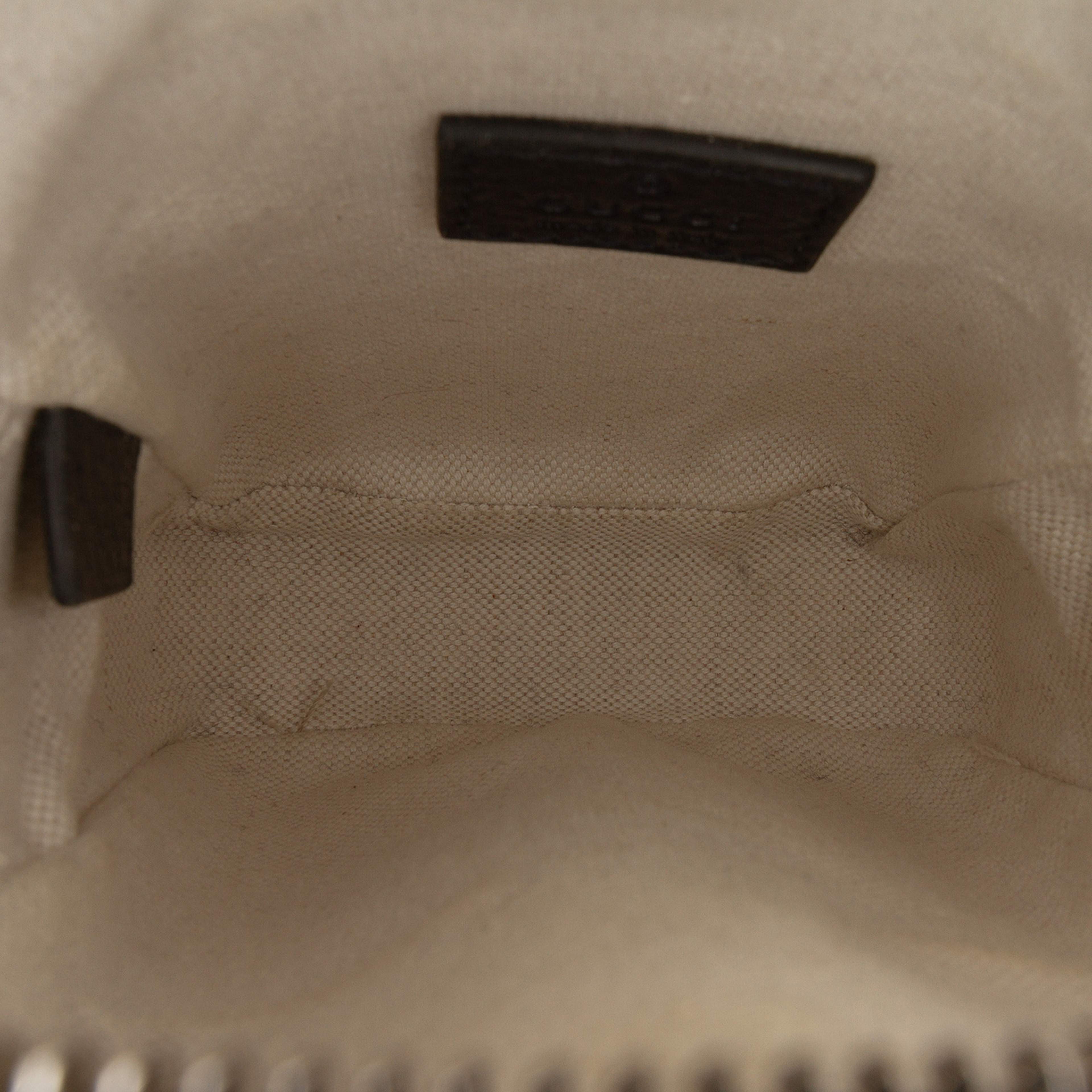 Gucci Mini Gg Supreme Ophidia Satchel, från Luxclusif, i färgen beige. Klicka för att öppna bilden i stort format