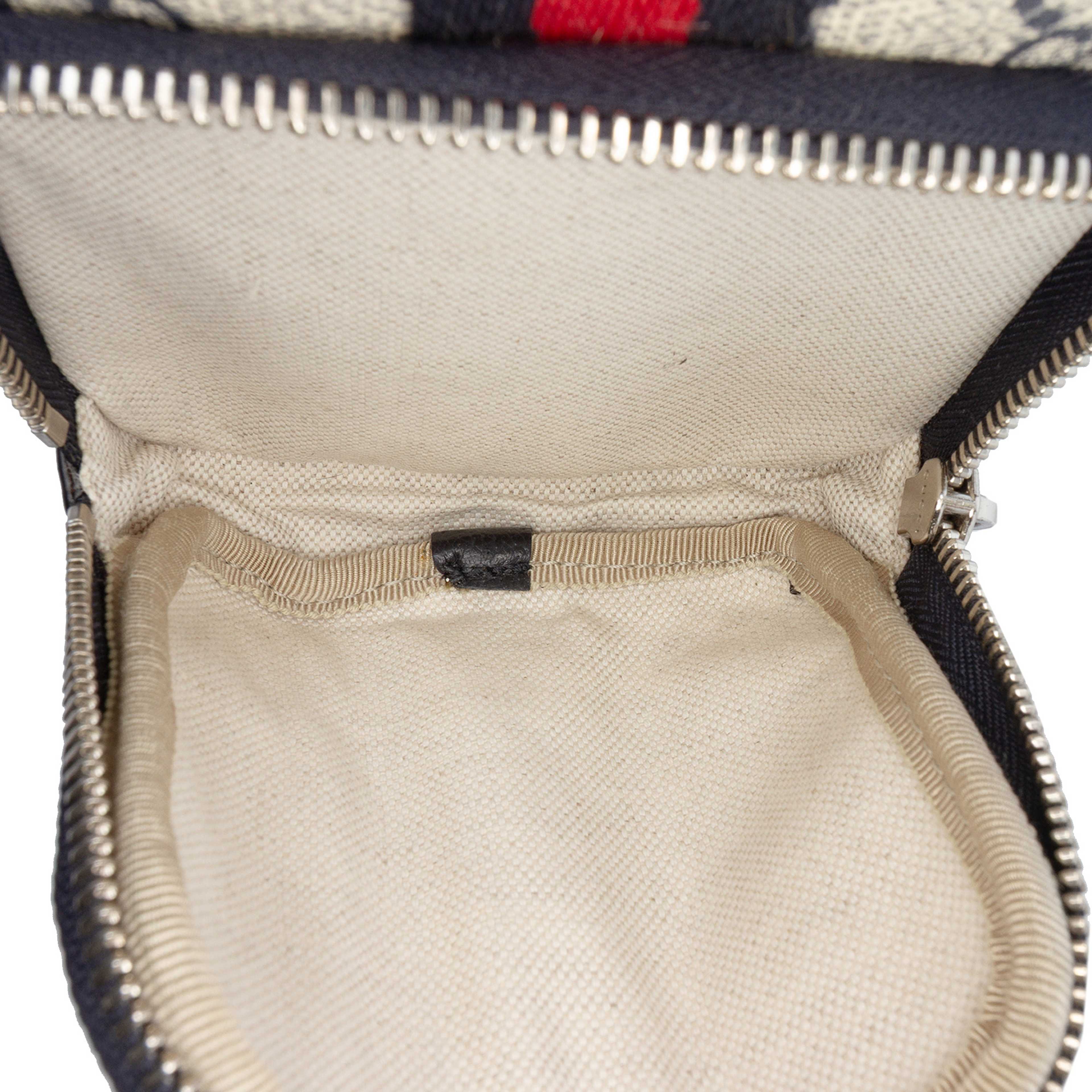 Gucci Mini Gg Supreme Ophidia Satchel, från Luxclusif, i färgen beige. Klicka för att öppna bilden i stort format