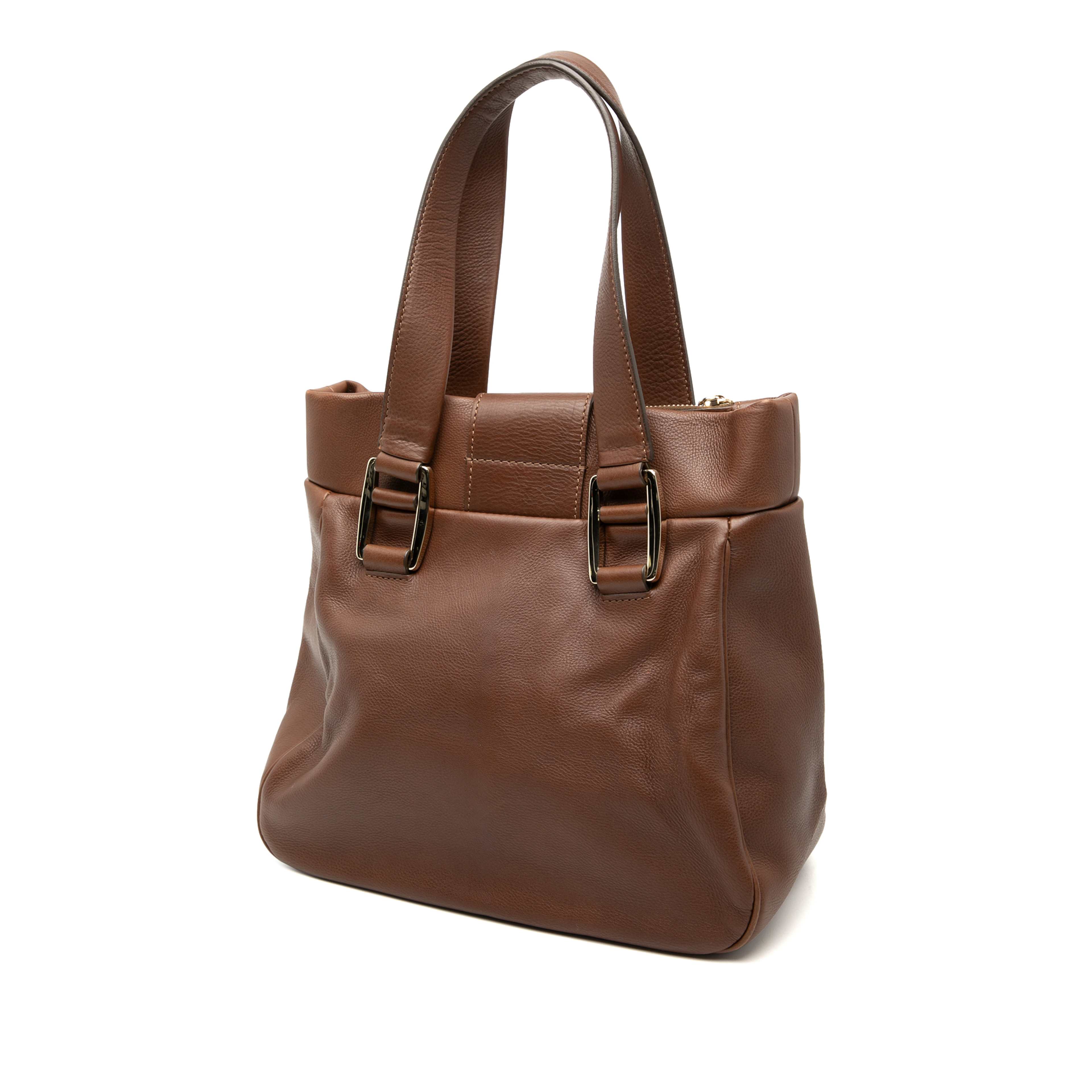 Celine Leather Handbag, från Luxclusif, i färgen brown. Klicka för att öppna bilden i stort format