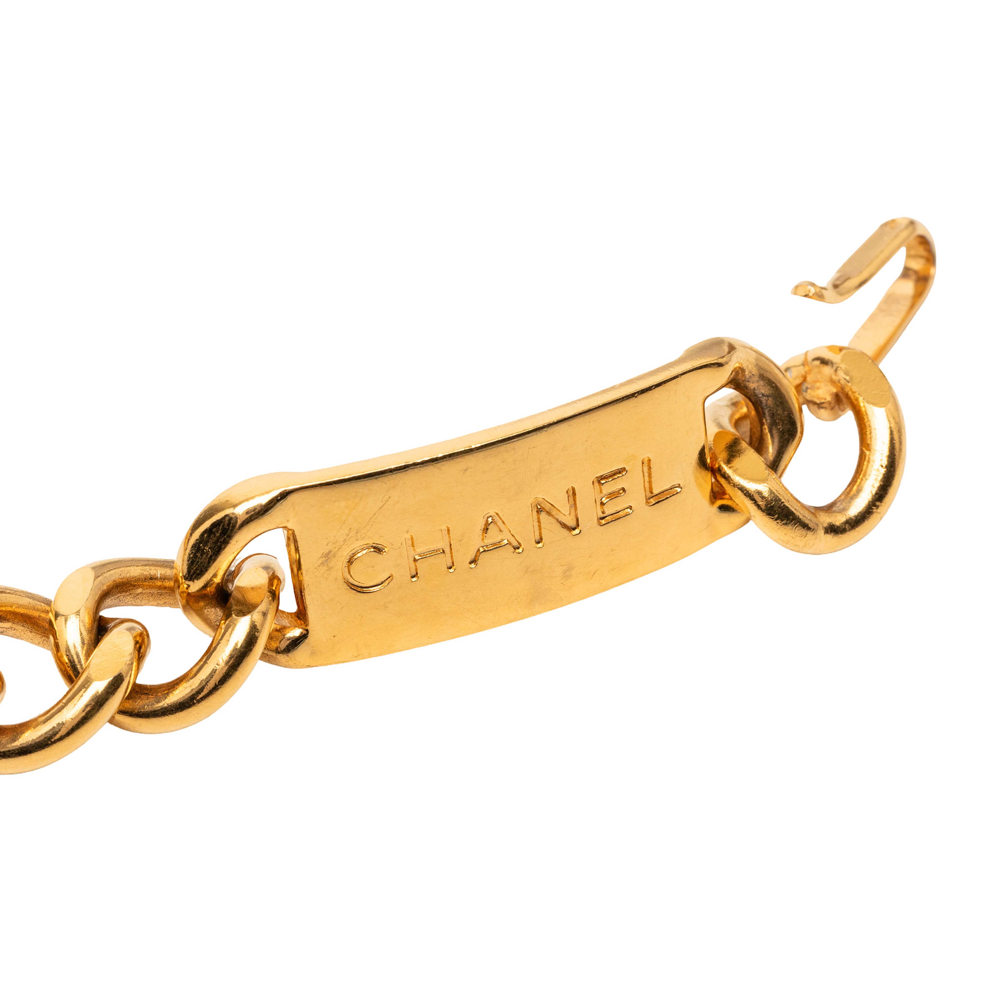 Chanel Cc Medallion Chain-link Belt, från Luxclusif, i färgen guld. Klicka för att öppna bilden i stort format