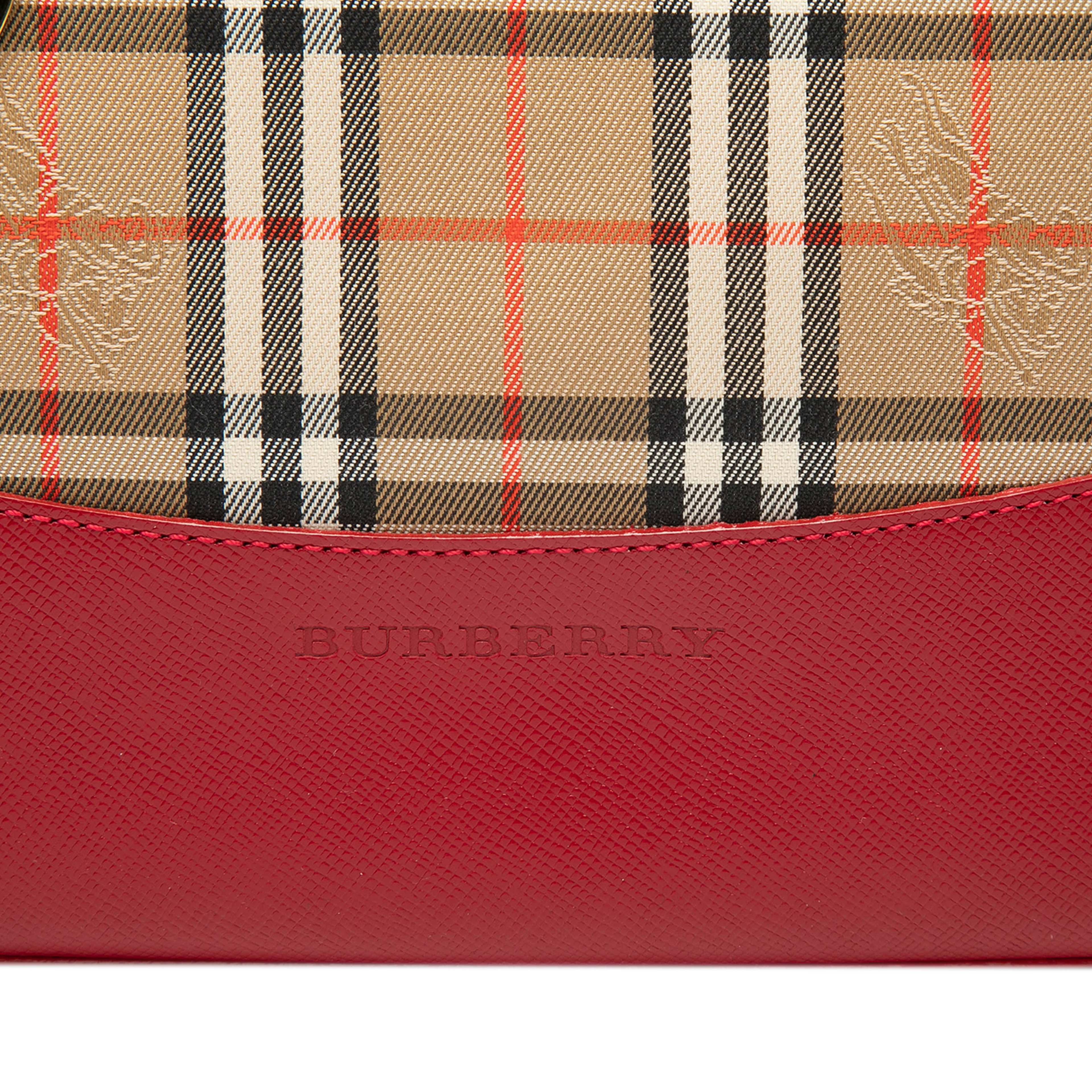 Burberry Haymarket Check Canvas Tote, från Luxclusif, i färgen beige. Klicka för att öppna bilden i stort format