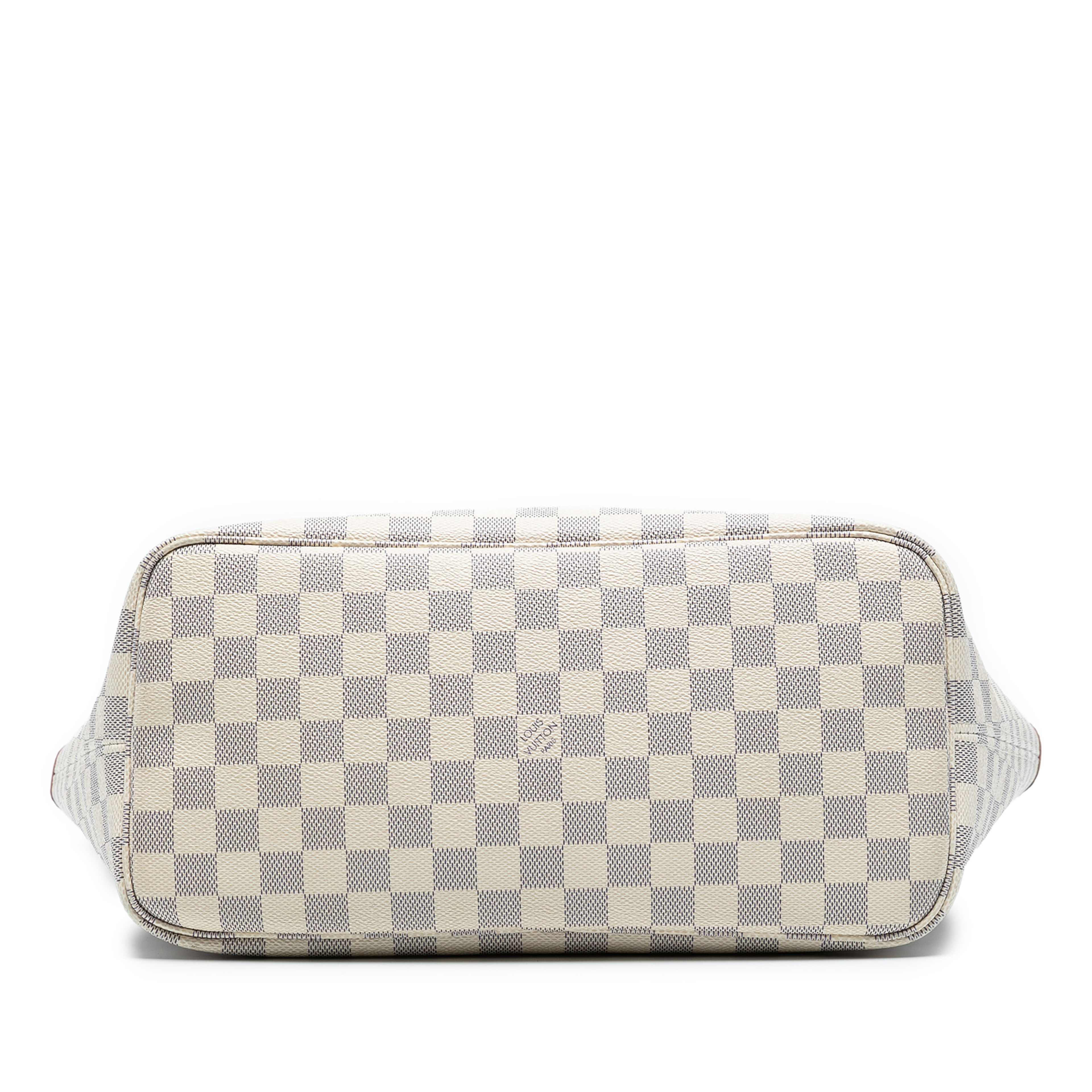 Louis Vuitton Damier Azur Neverfull Mm, från Luxclusif, i färgen white. Klicka för att öppna bilden i stort format