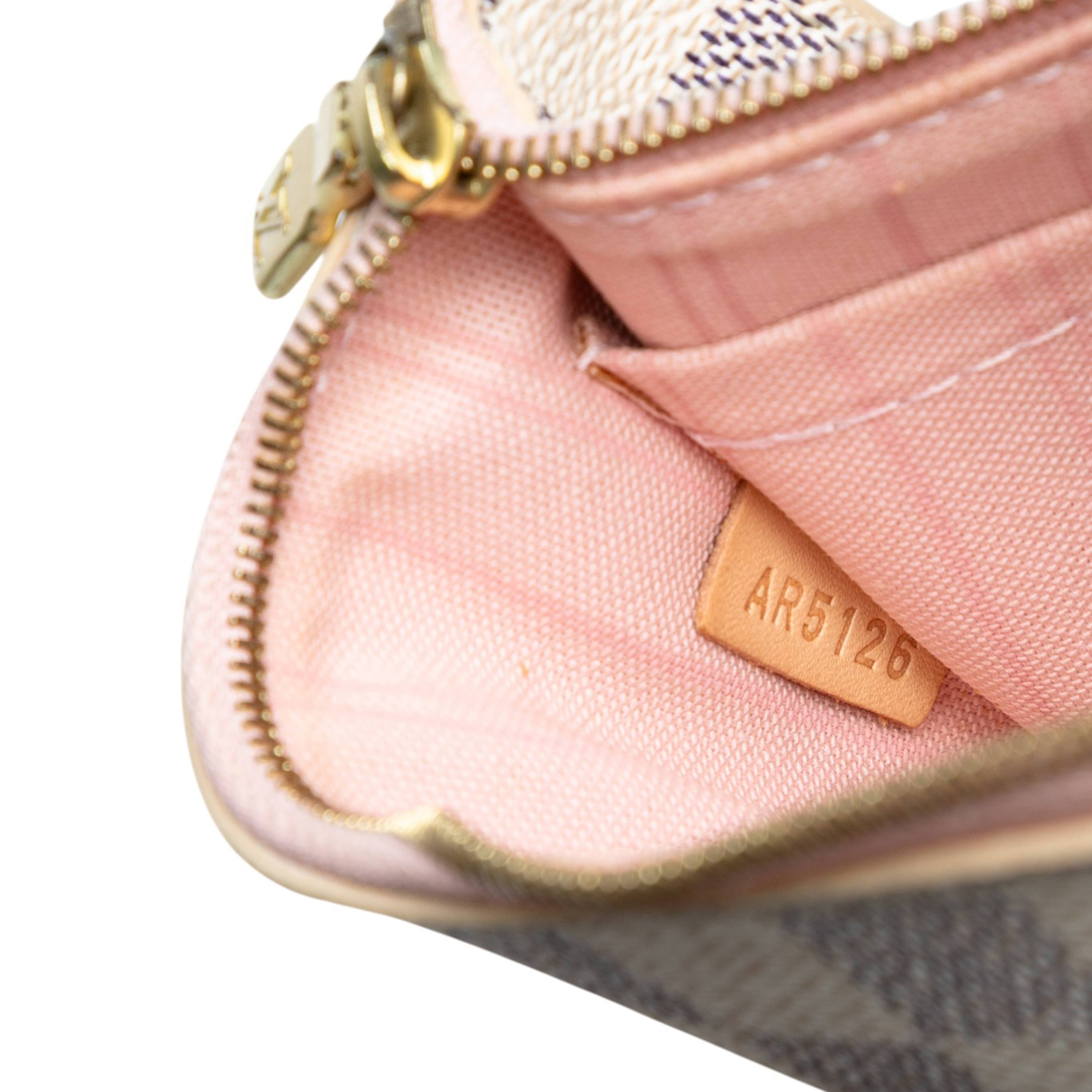 Louis Vuitton Damier Azur Neverfull Mm, från Luxclusif, i färgen white. Klicka för att öppna bilden i stort format