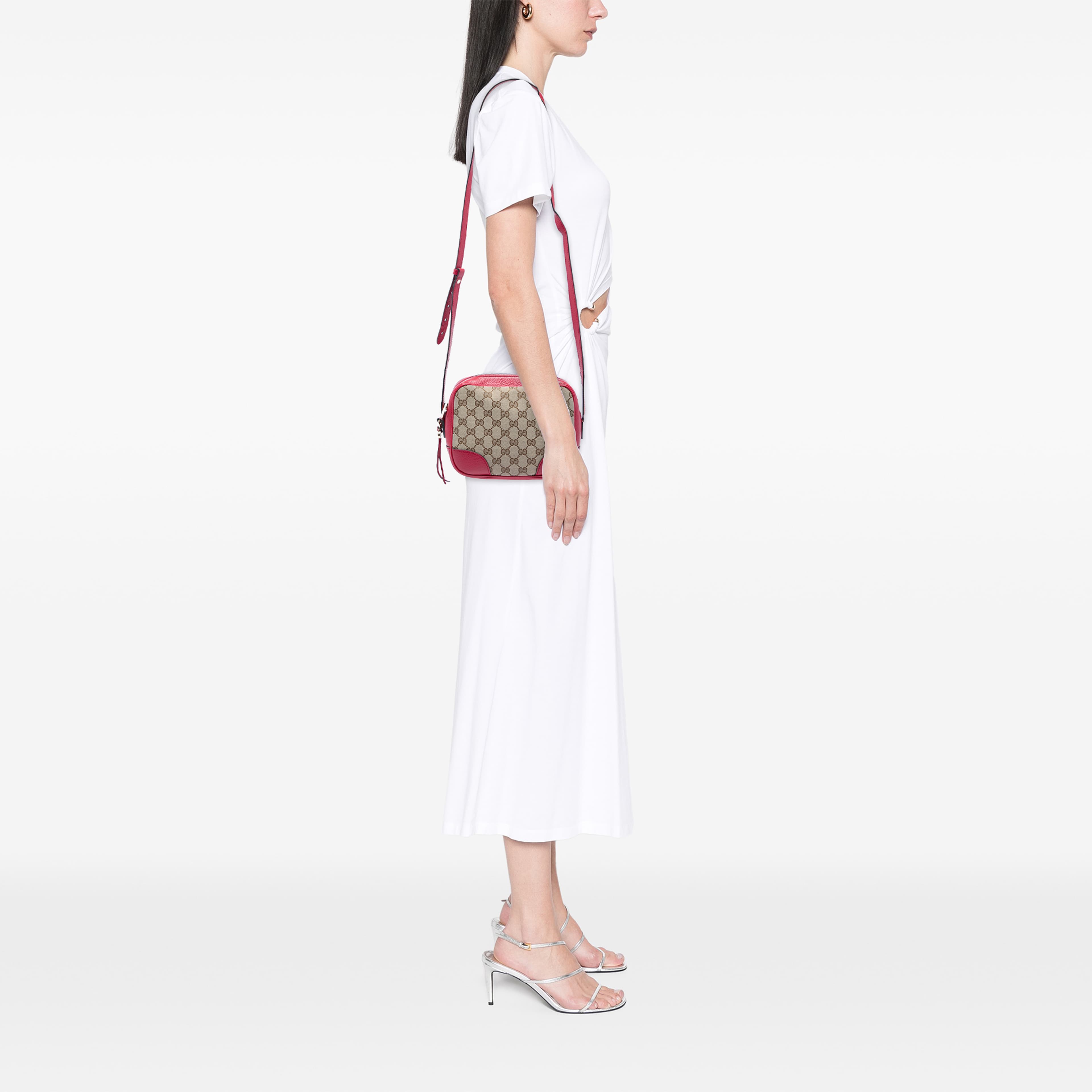 Gucci Gg Canvas Bree Crossbody, från Luxclusif, i färgen röd. Klicka för att öppna bilden i stort format