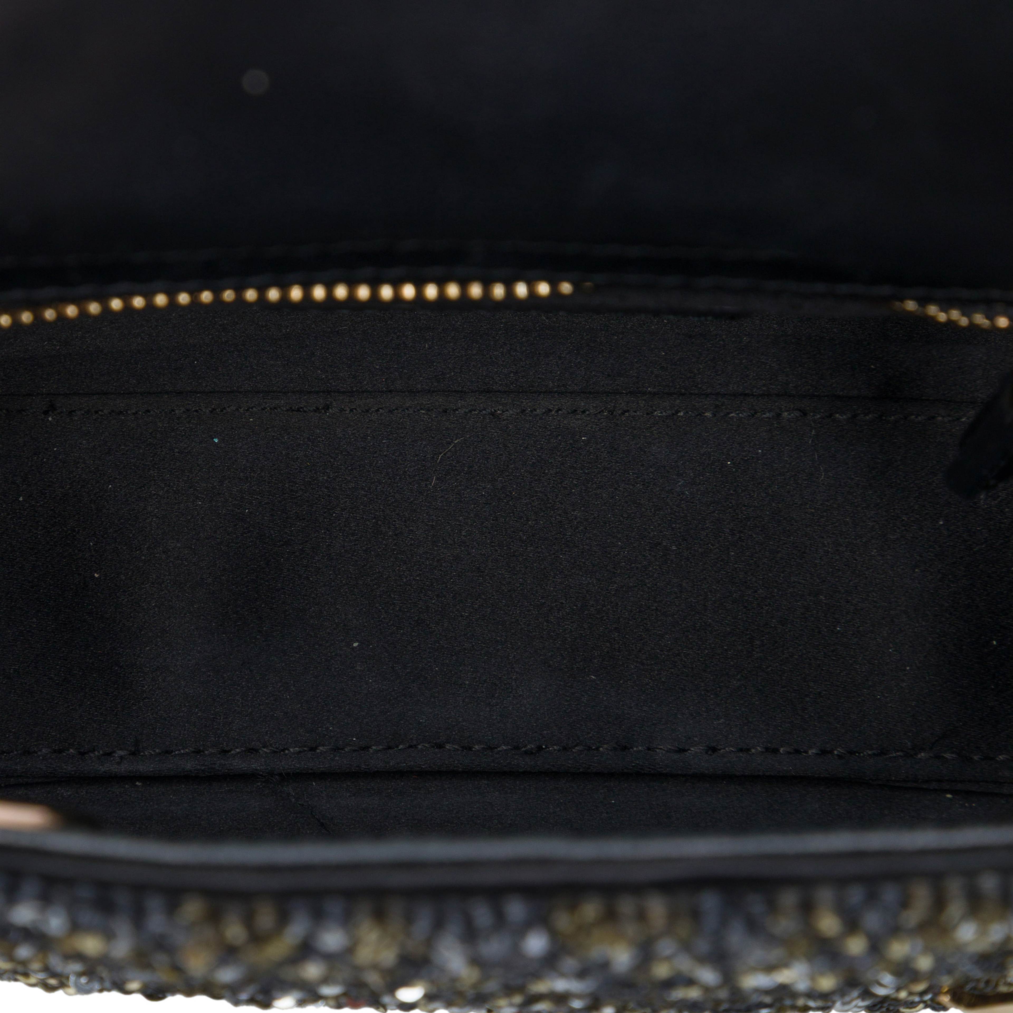 Dior Mini Satin Sequin Embellished Lady Dior, från Luxclusif, i färgen svart. Klicka för att öppna bilden i stort format