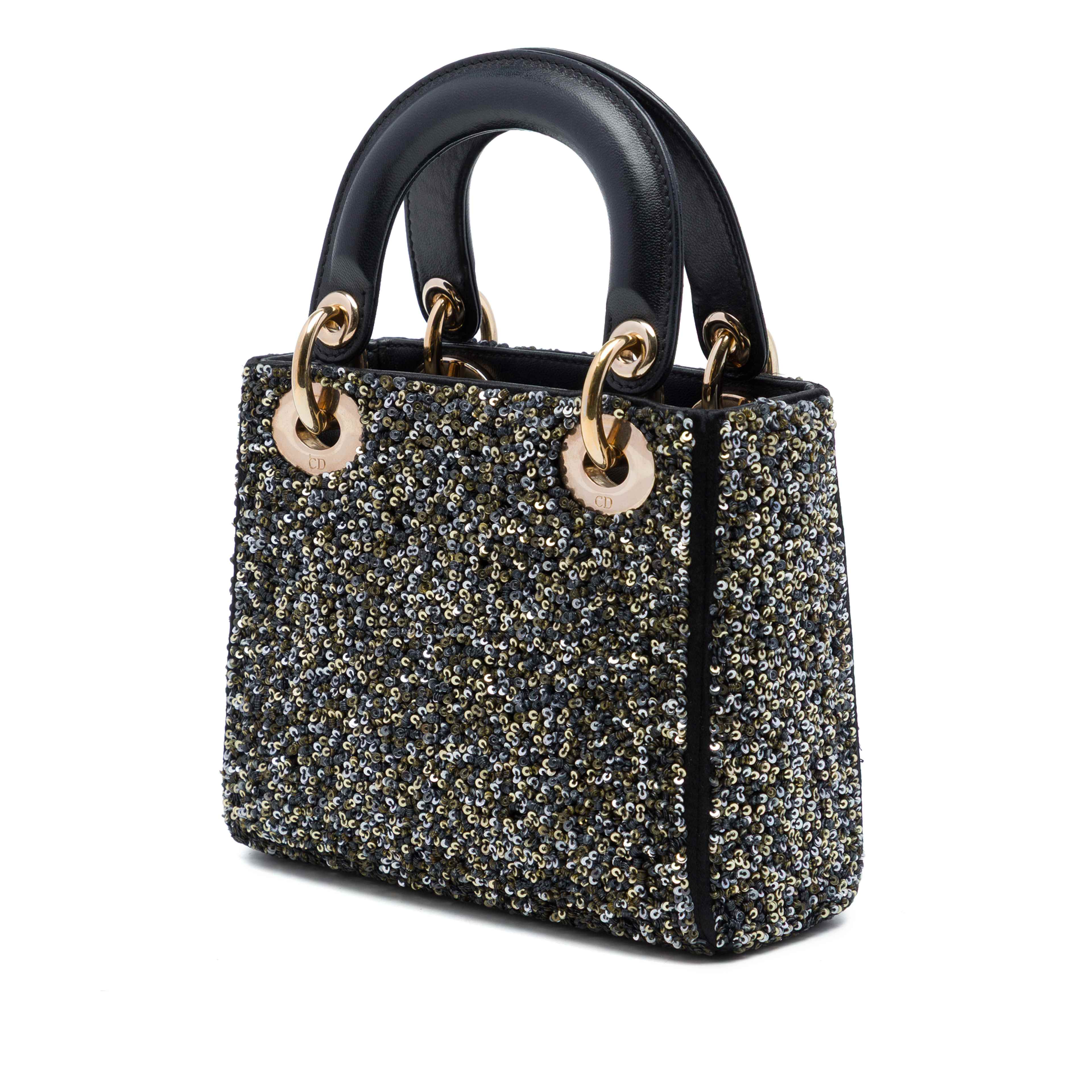 Dior Mini Satin Sequin Embellished Lady Dior, från Luxclusif, i färgen svart. Klicka för att öppna bilden i stort format