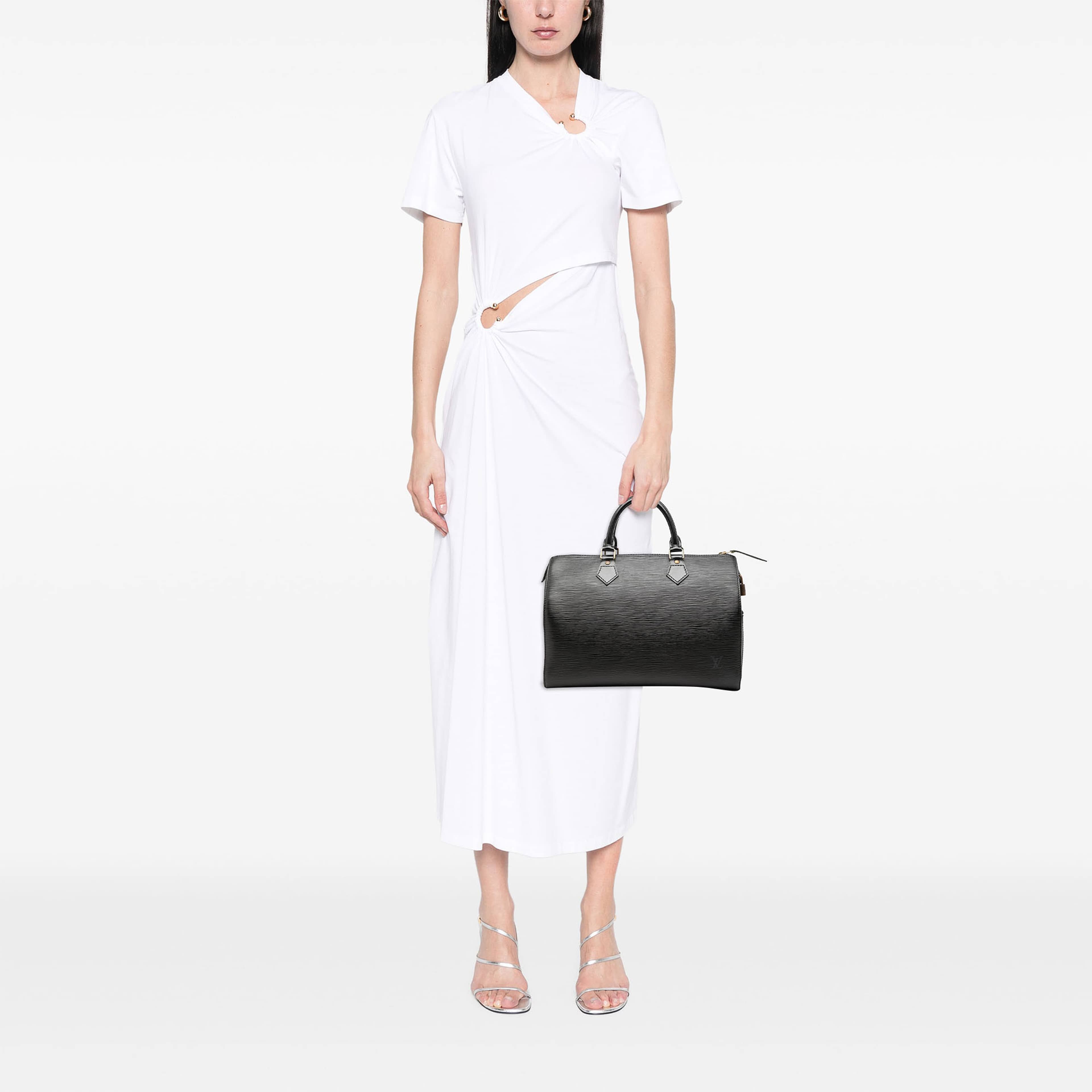 Louis Vuitton Monogram Keepall 60, från Luxclusif, i färgen svart. Klicka för att öppna bilden i stort format