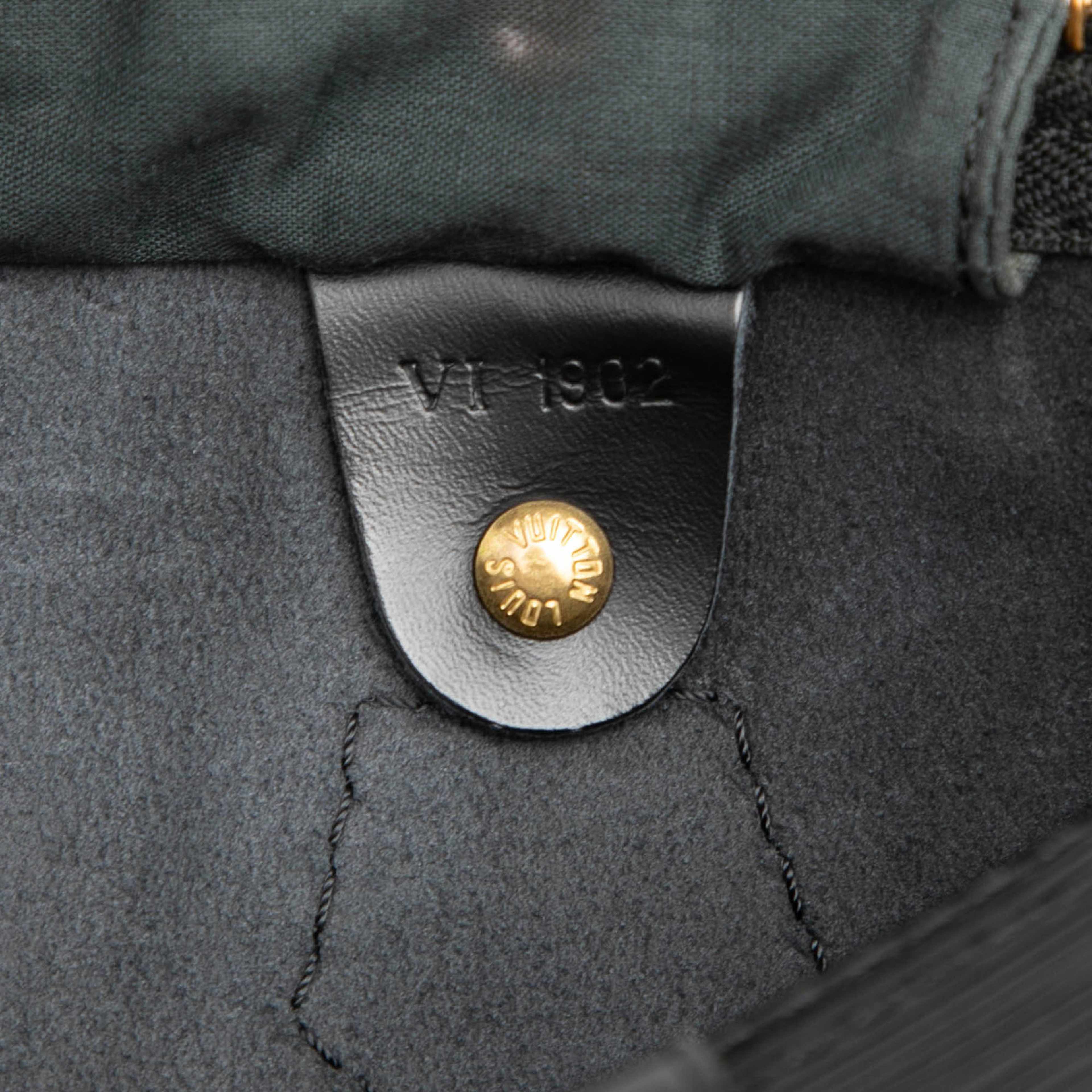 Louis Vuitton Monogram Keepall 60, från Luxclusif, i färgen svart. Klicka för att öppna bilden i stort format
