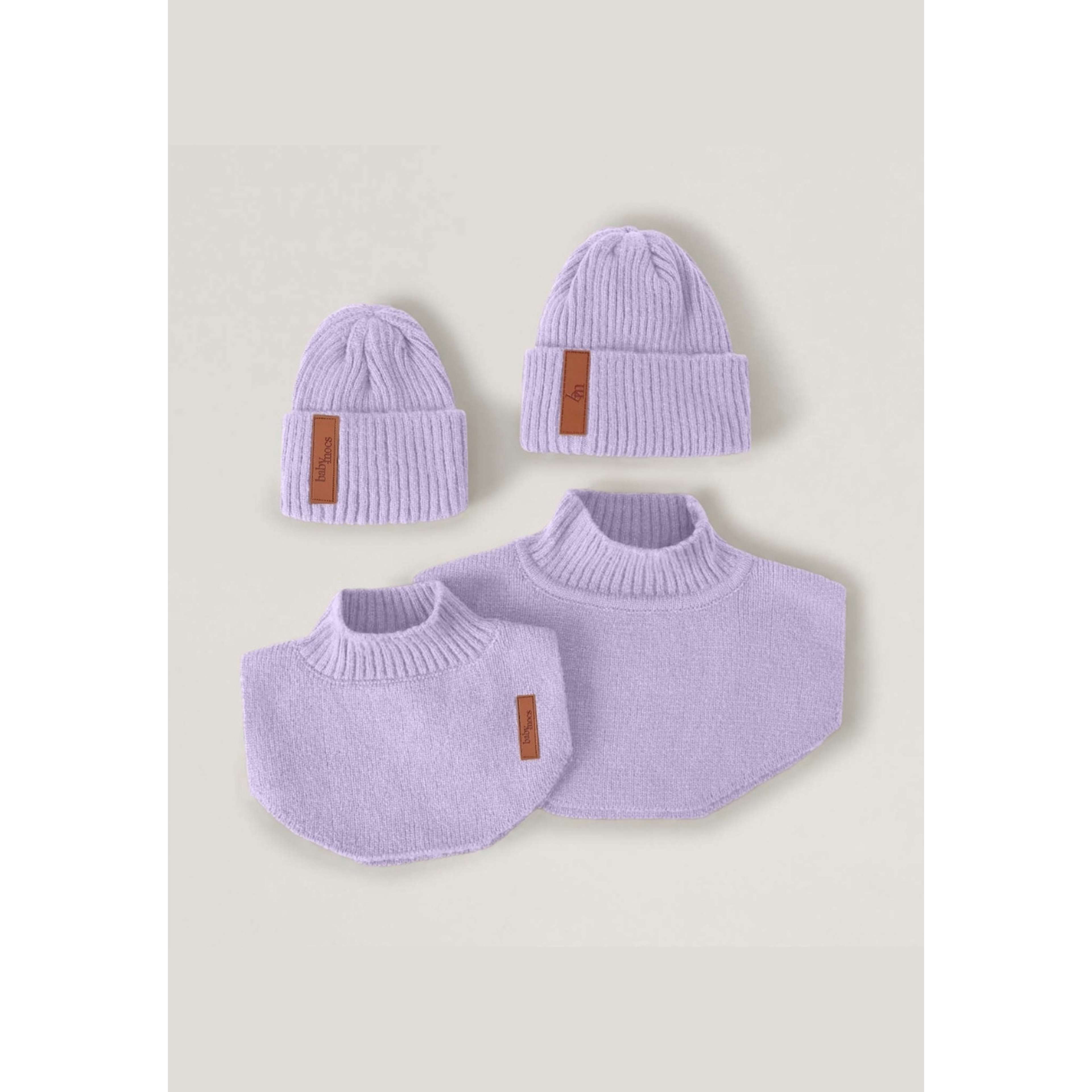 Beanie, från BabyMocs, i färgen lilac.