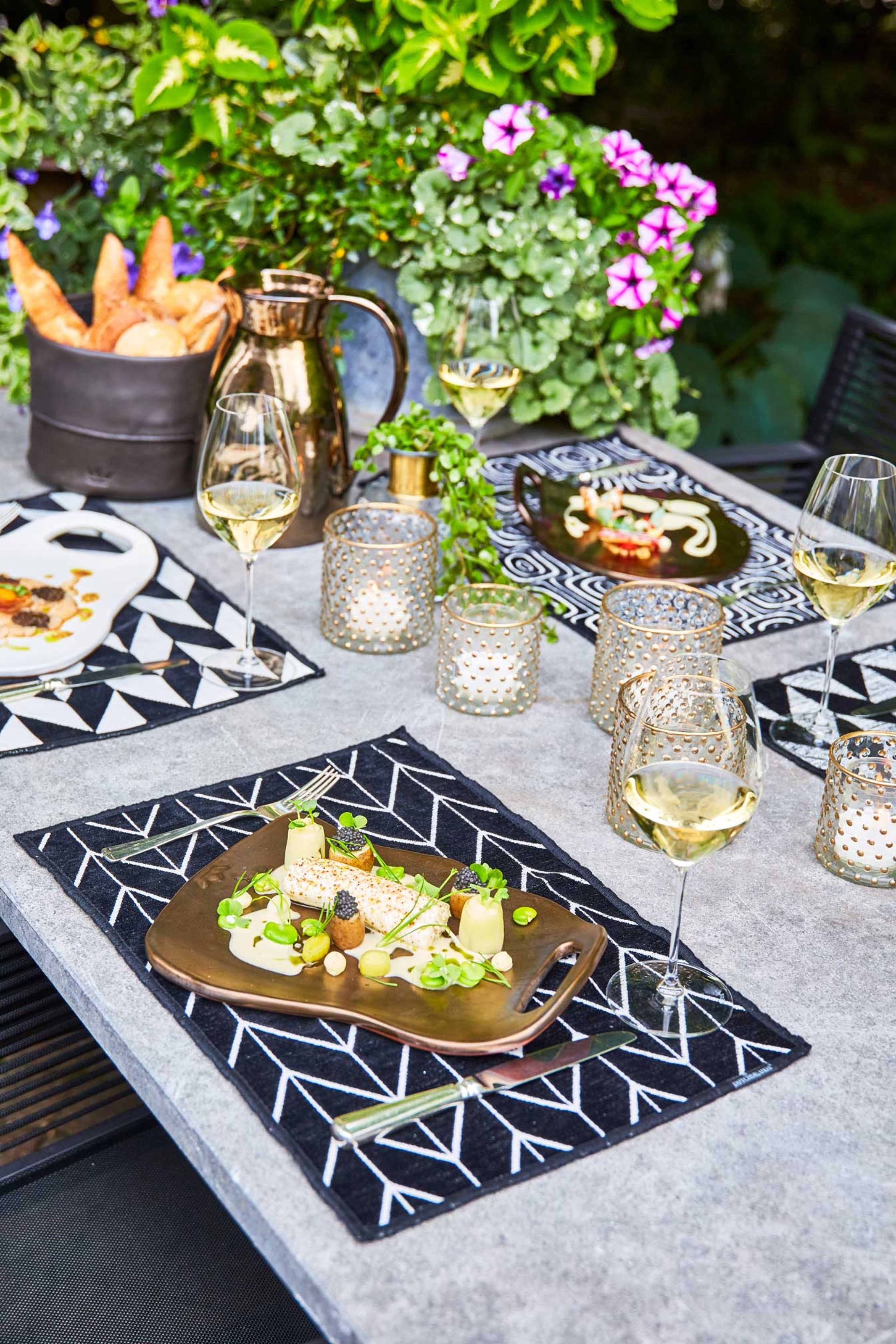 Ted Tallrik Platinum 22x32cm, från Dutchdeluxes, i färgen gold. Klicka för att öppna bilden i stort format