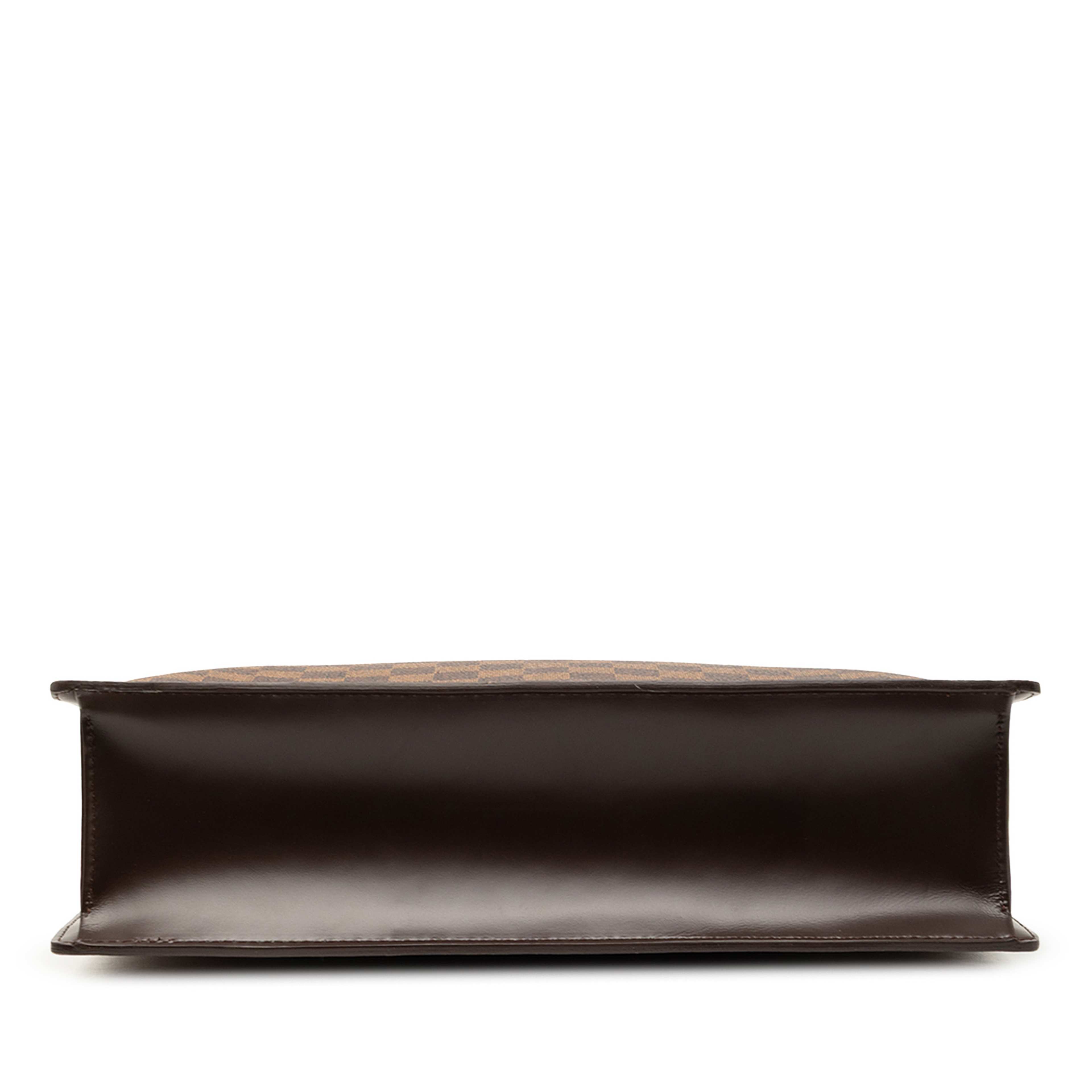 Louis Vuitton Damier Ebene Venice Sac Plat Gm, från Luxclusif, i färgen brown. Klicka för att öppna bilden i stort format