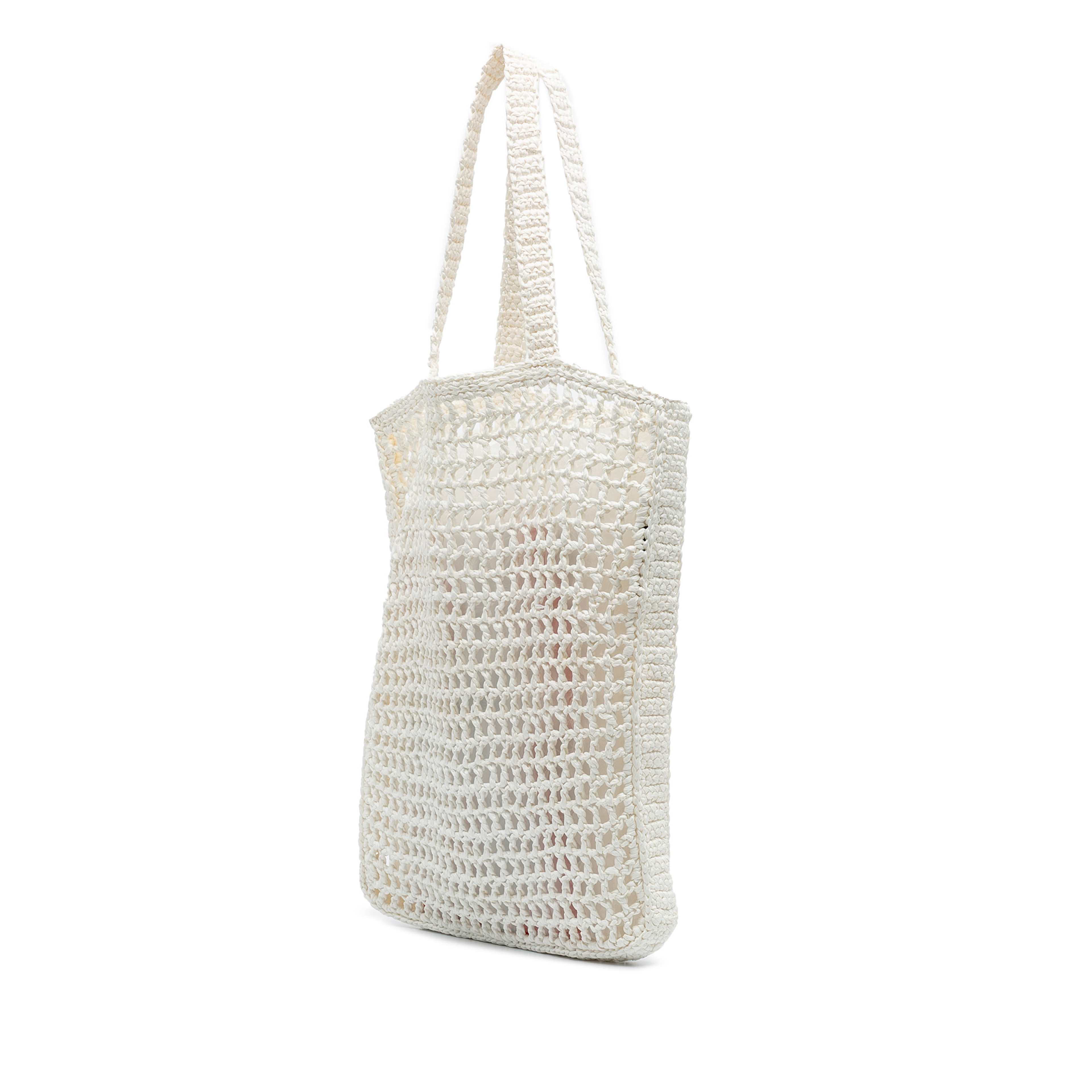 Prada Raffia Effect Crochet Logo Embroidered Tote, från Luxclusif, i färgen white. Klicka för att öppna bilden i stort format