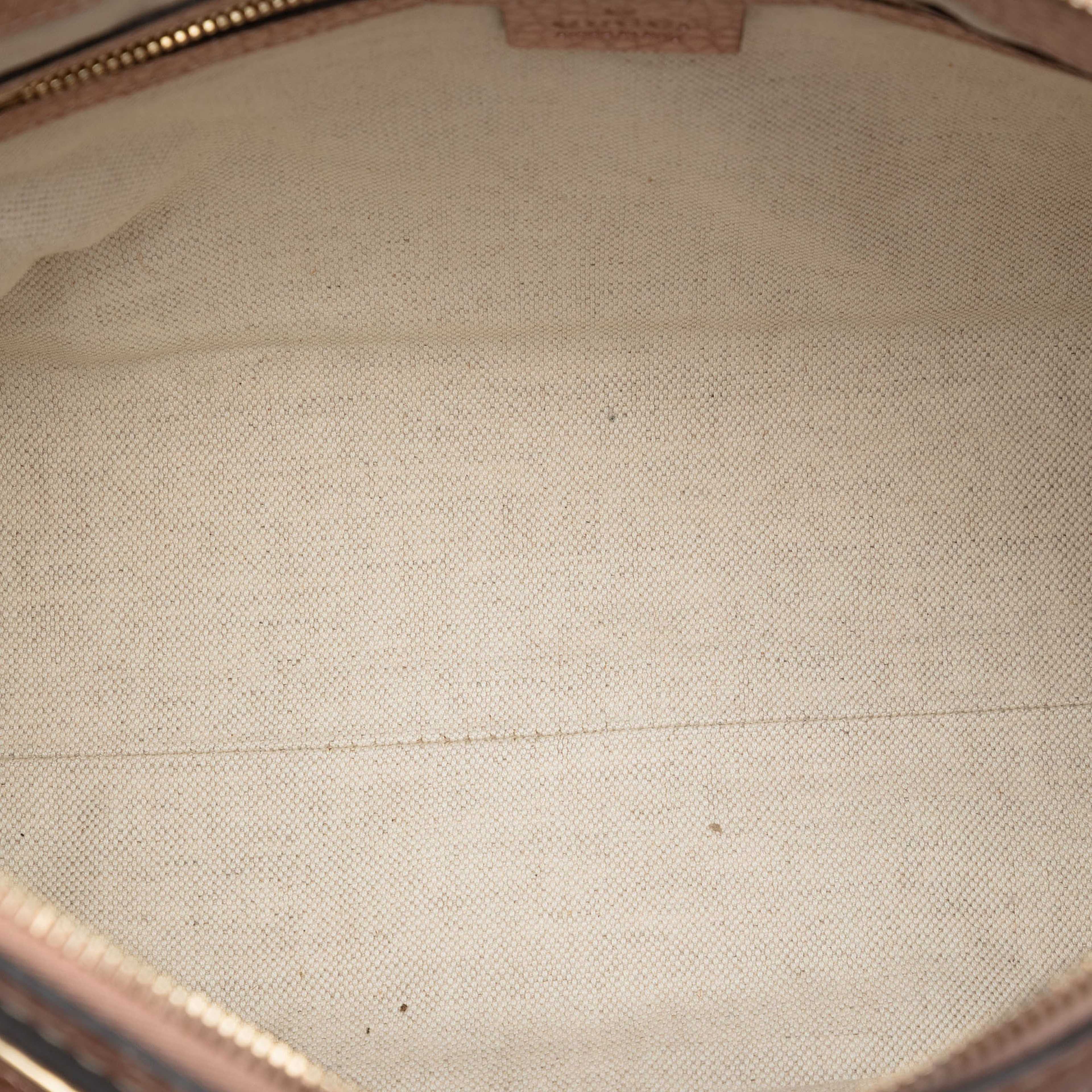 Gucci Metallic Pebbled Calfskin Bella Satchel, från Luxclusif, i färgen pink. Klicka för att öppna bilden i stort format