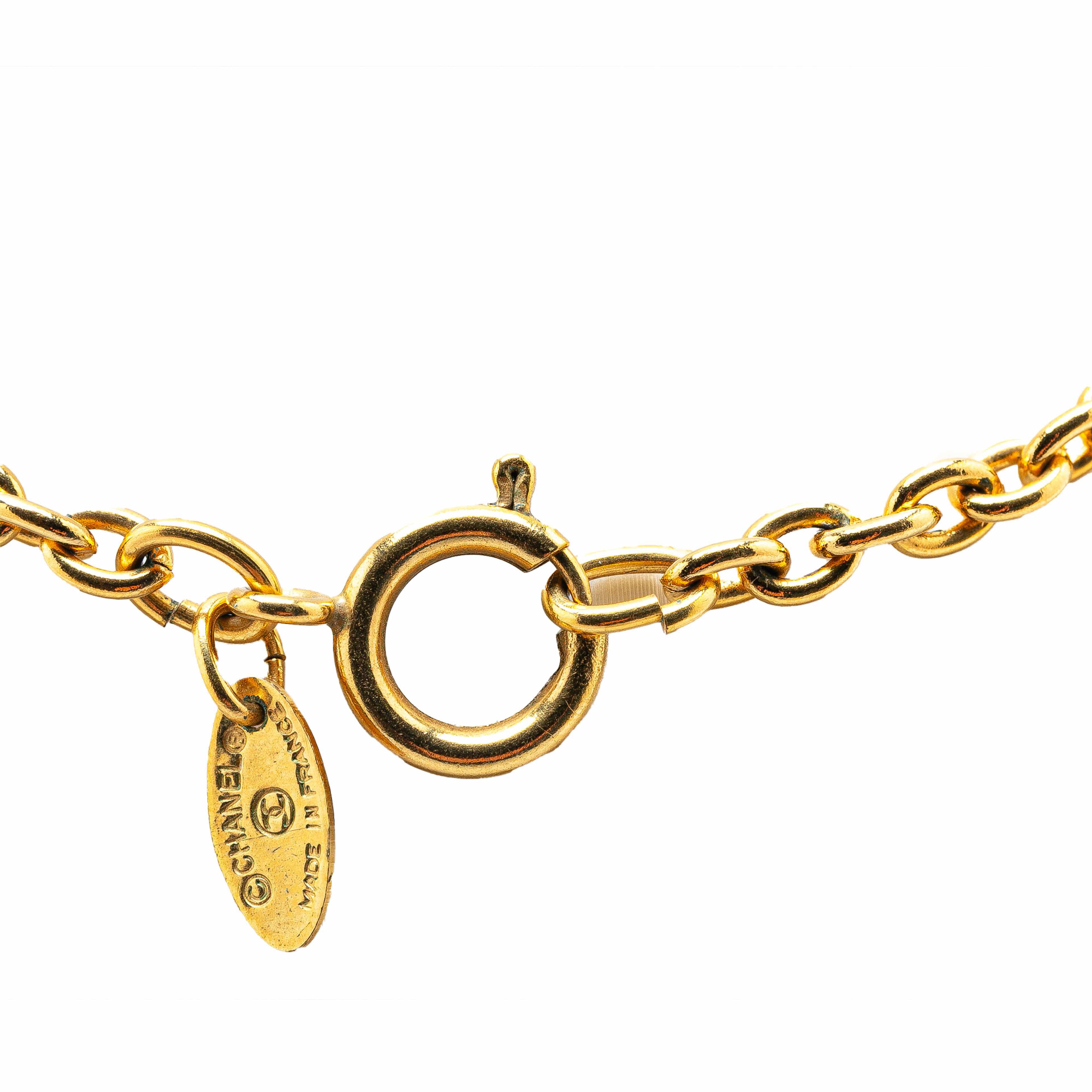 Chanel Gold Plated Cc Round Pendant Necklace, från Luxclusif, i färgen gold. Klicka för att öppna bilden i stort format
