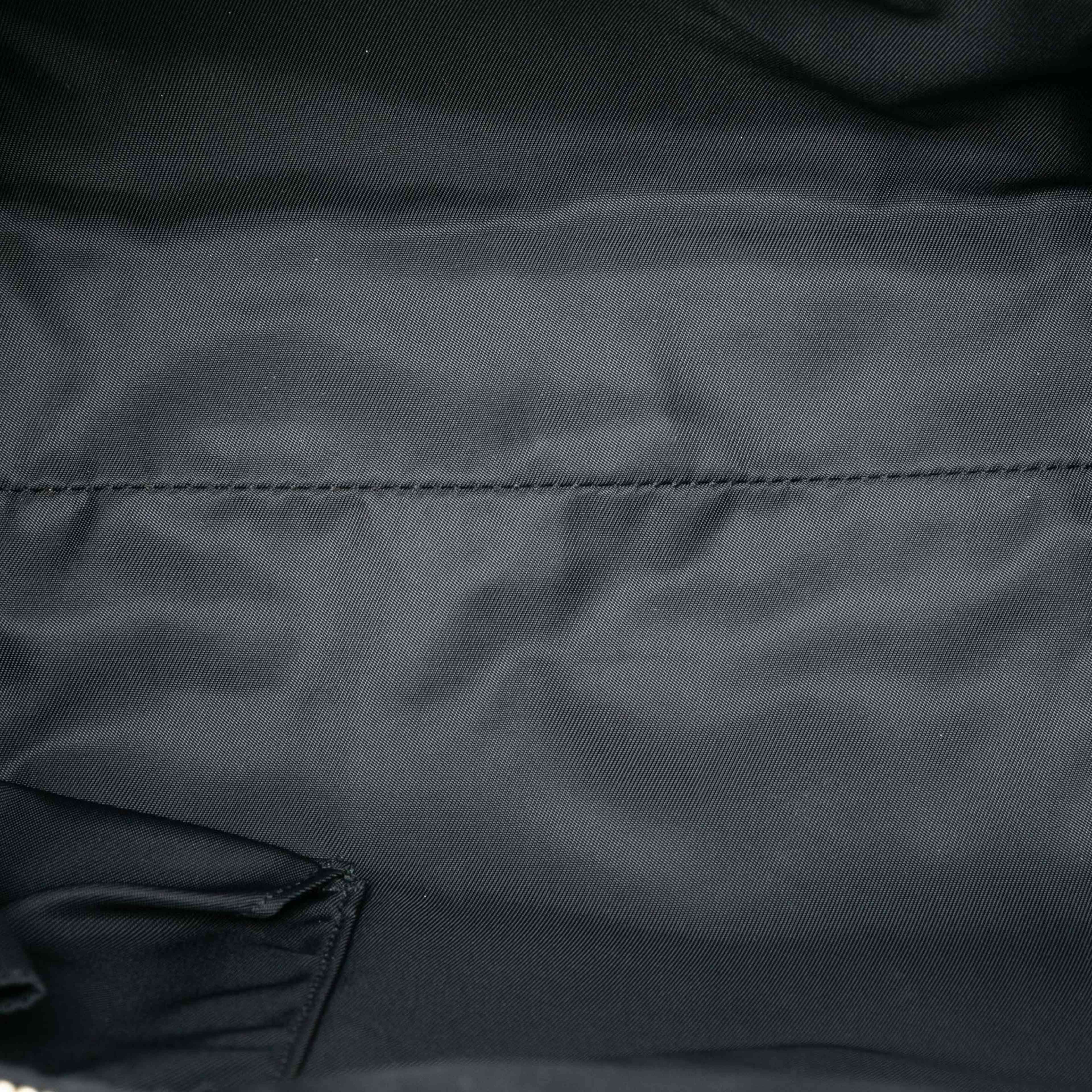 Gucci Coated Canvas Dialux Britt Boston Bag, från Luxclusif, i färgen black. Klicka för att öppna bilden i stort format