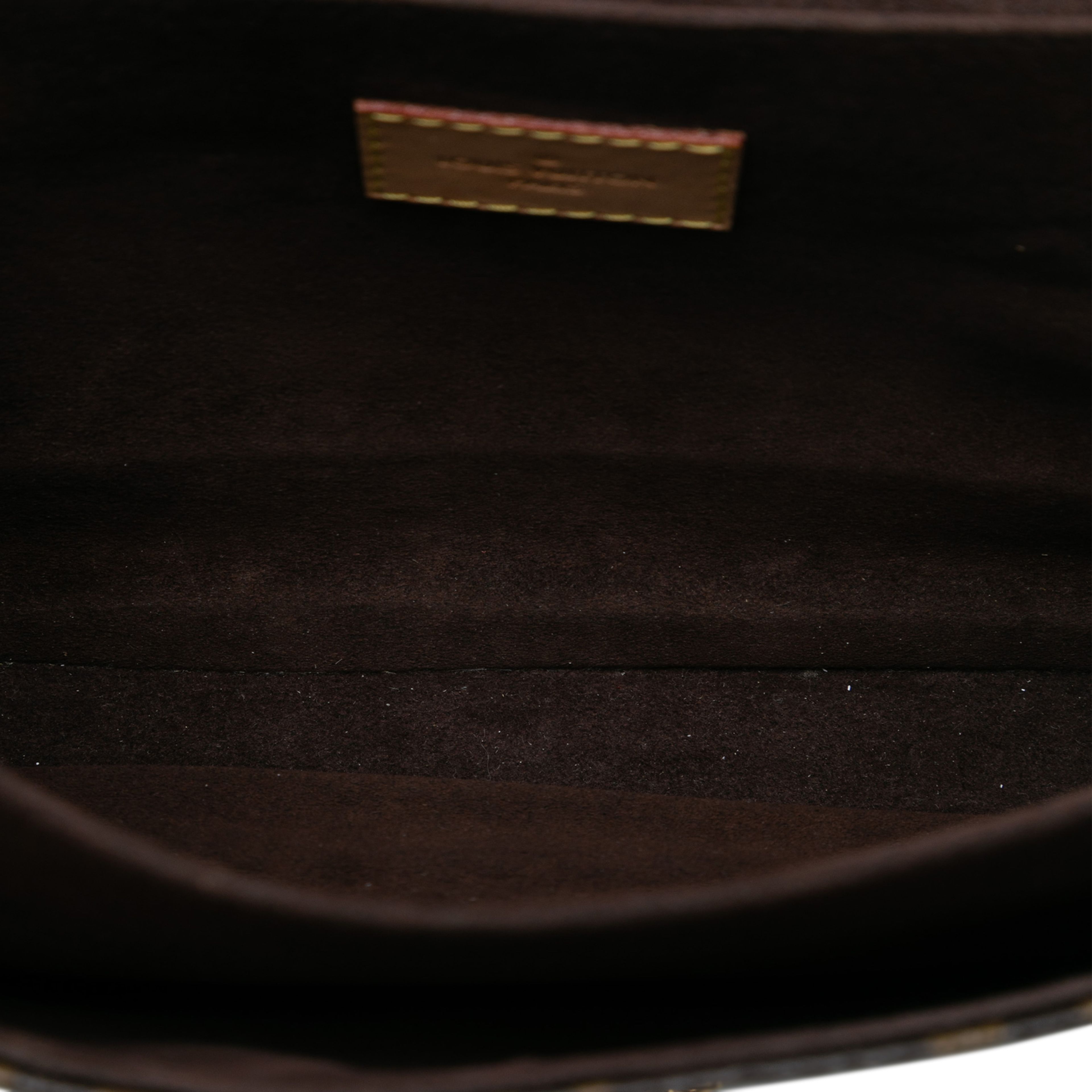 Louis Vuitton Monogram Pochette Metis, från Luxclusif, i färgen brown. Klicka för att öppna bilden i stort format