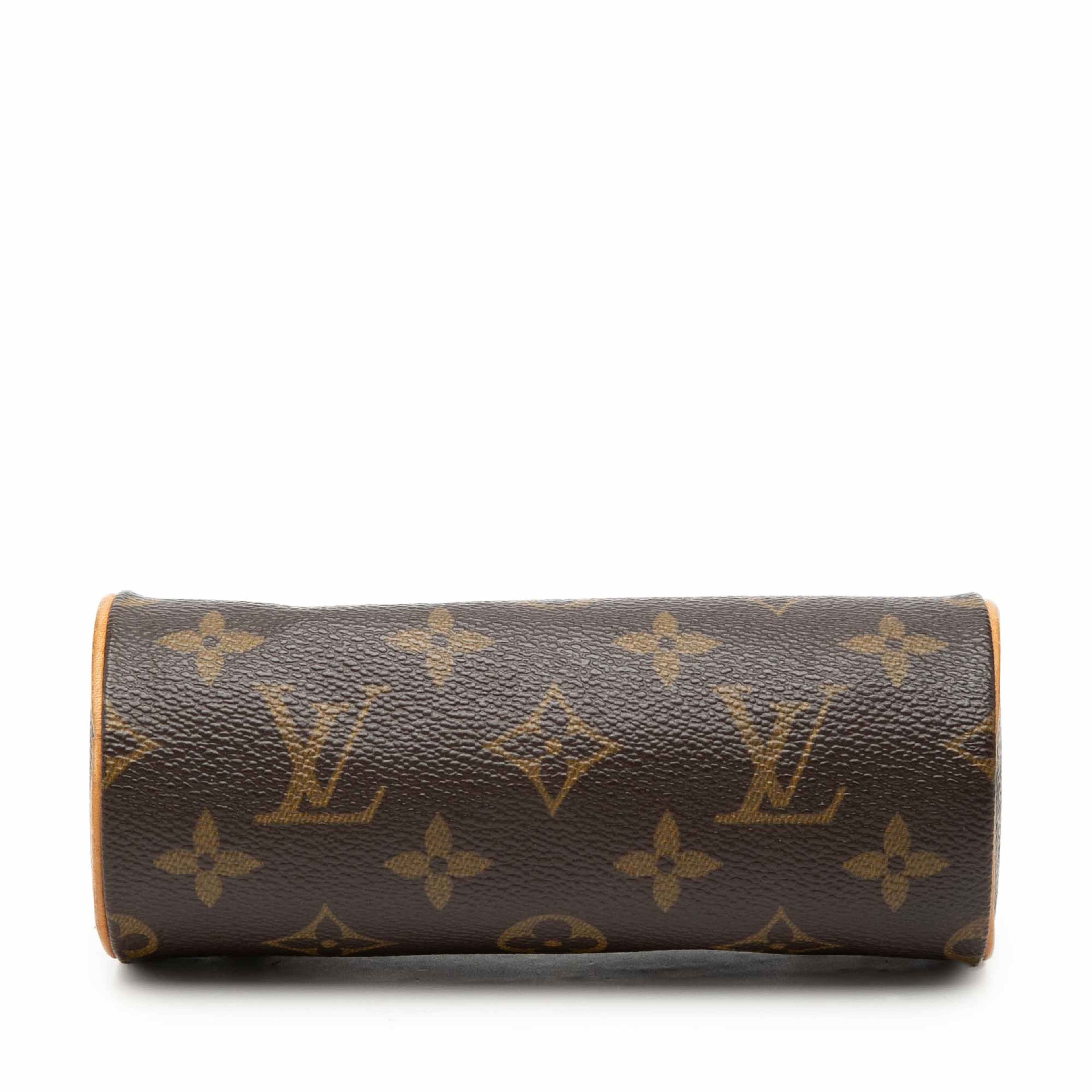 Louis Vuitton Monogram Papillon Pochette, från Luxclusif, i färgen brown. Klicka för att öppna bilden i stort format