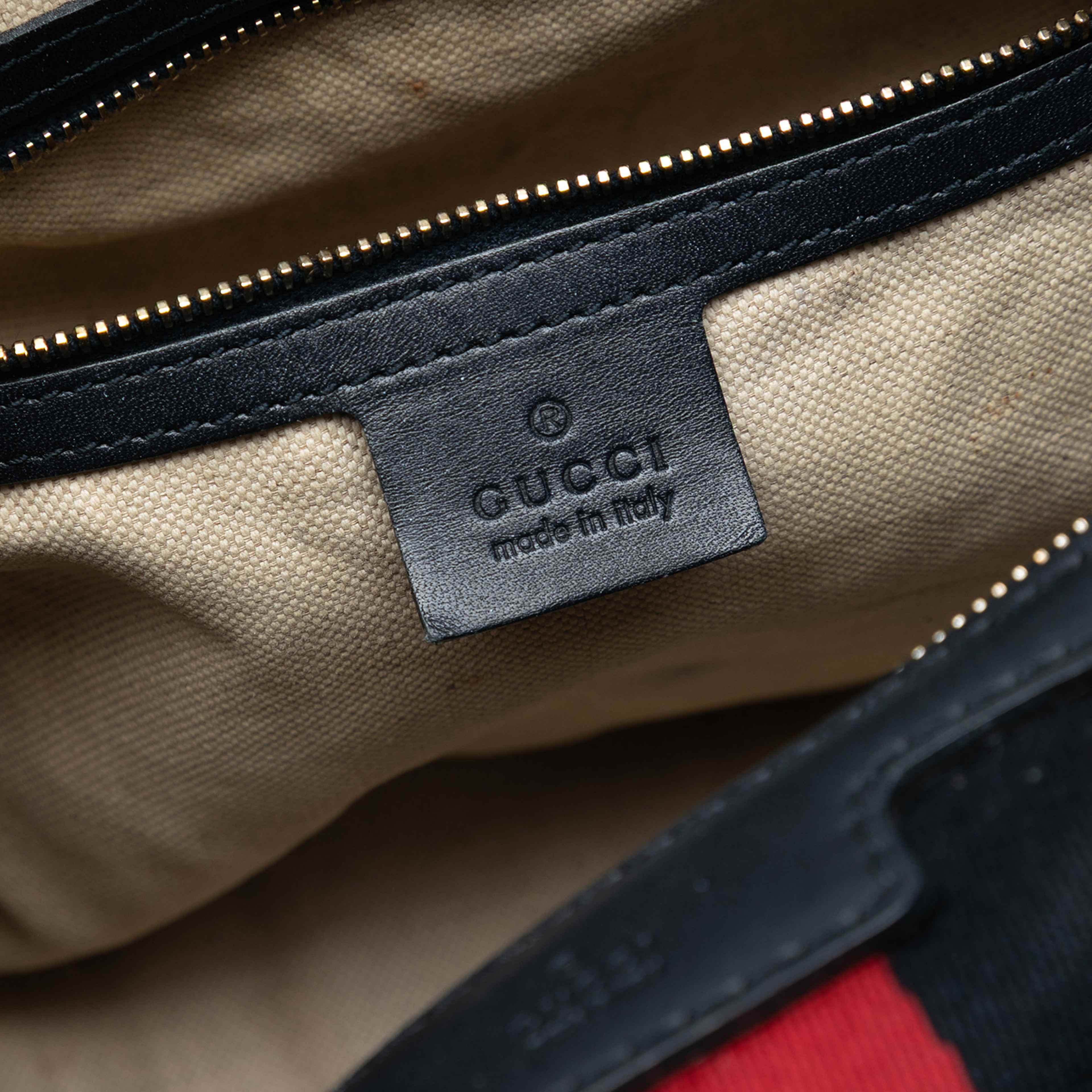 Gucci Medium Gg Canvas Web Joy Boston Bag, från Luxclusif, i färgen beige. Klicka för att öppna bilden i stort format