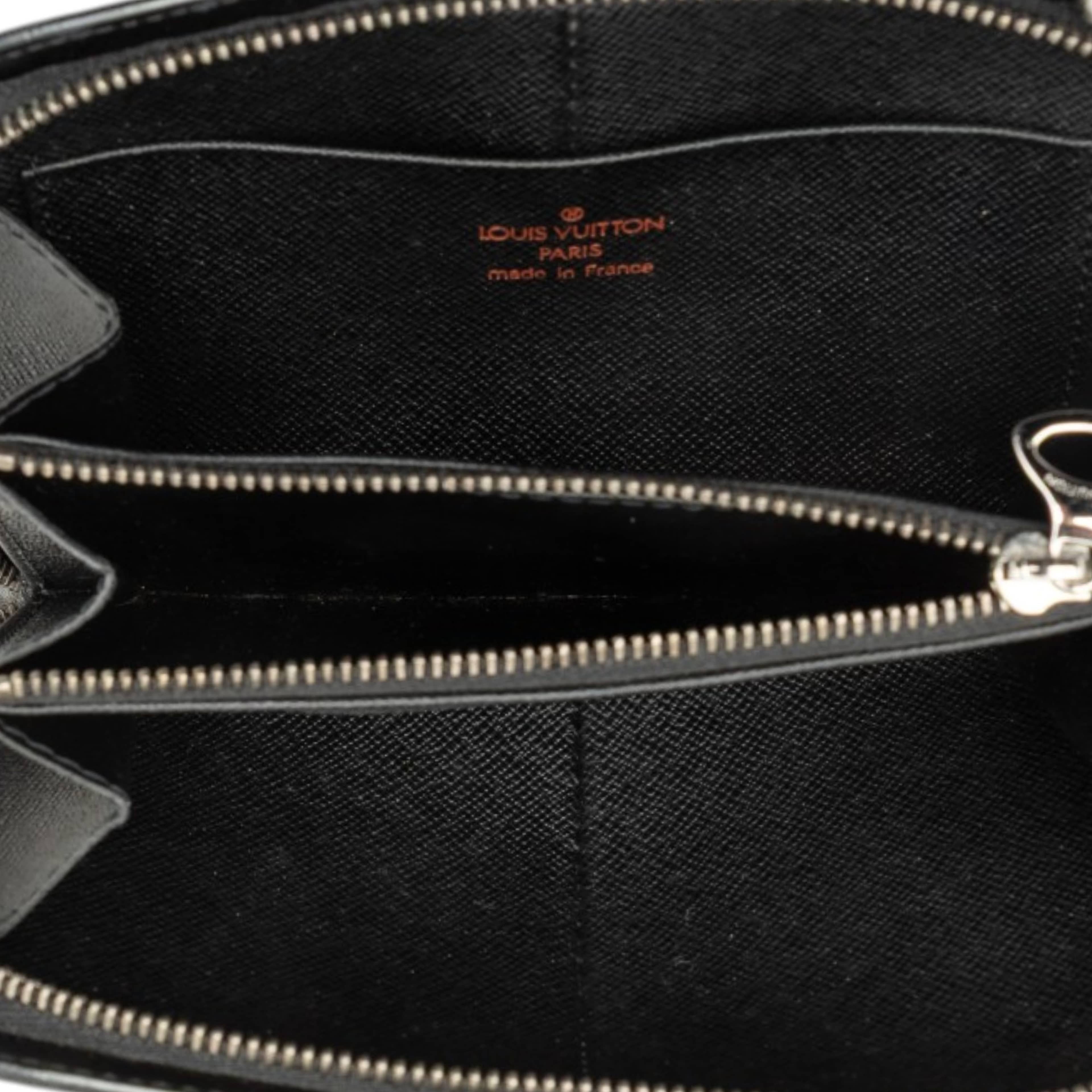 Louis Vuitton Epi Z Portefeuille Wallet, från Luxclusif, i färgen svart. Klicka för att öppna bilden i stort format