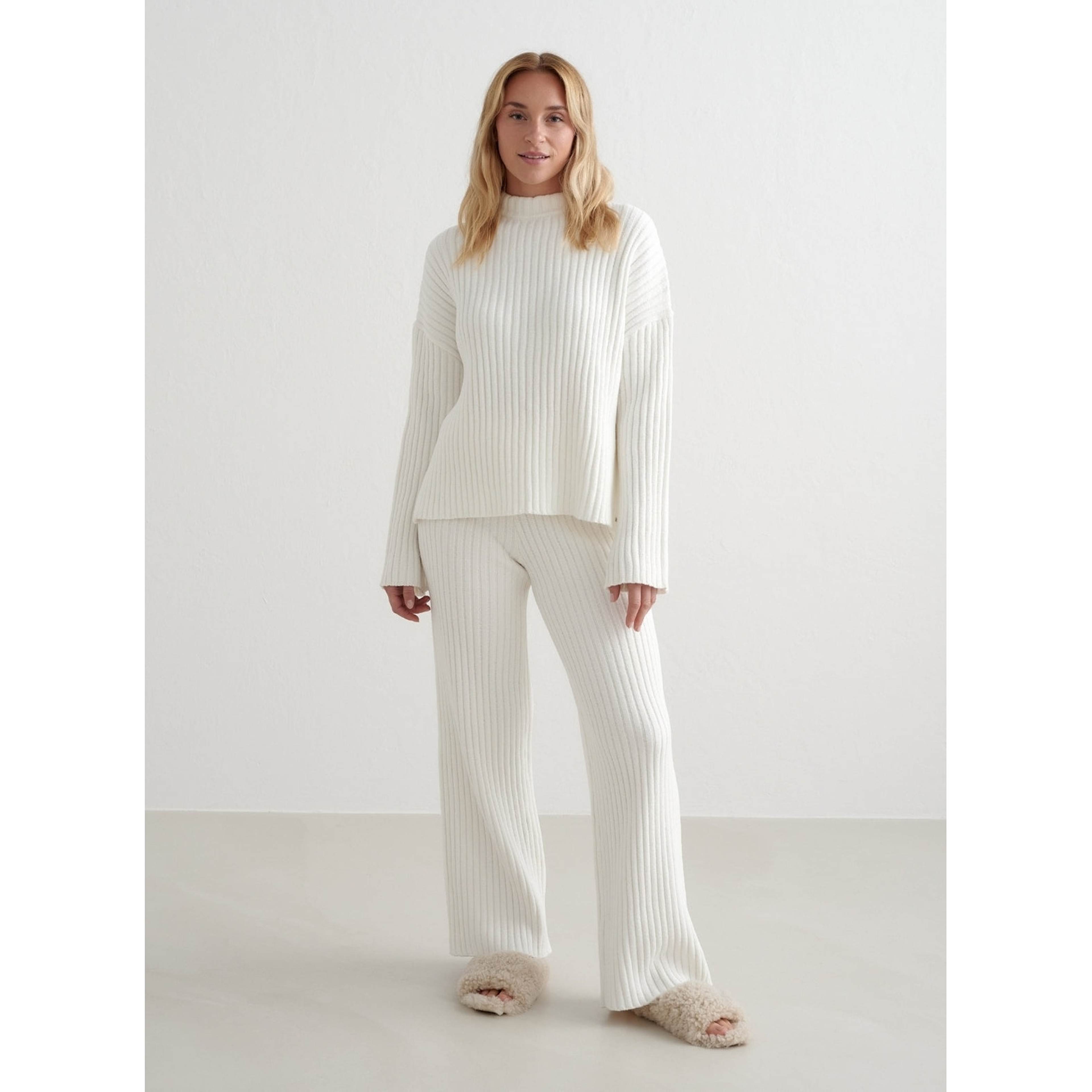 Almond White Rib Knit Pants