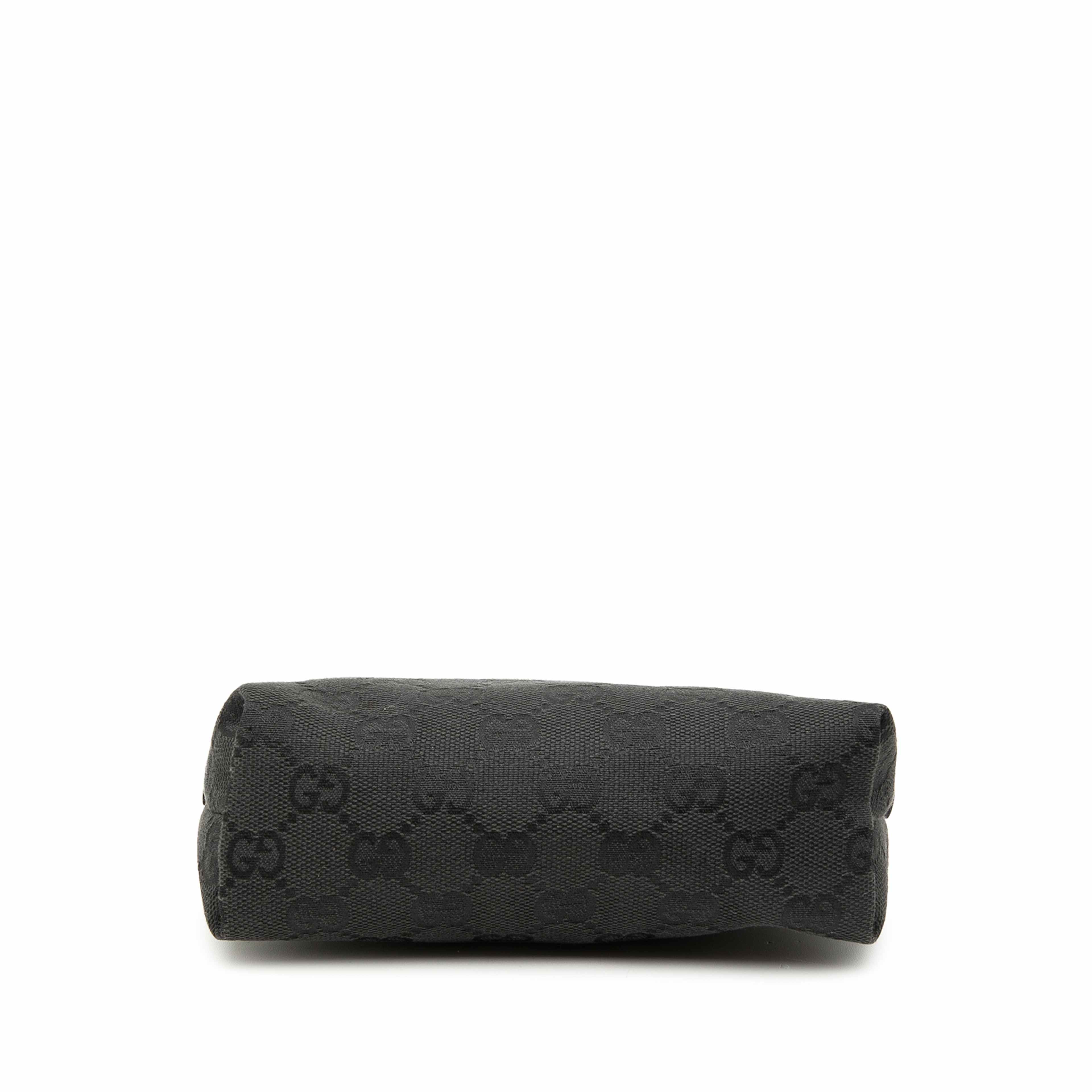 Gucci Gg Canvas Handbag, från Luxclusif, i färgen svart. Klicka för att öppna bilden i stort format