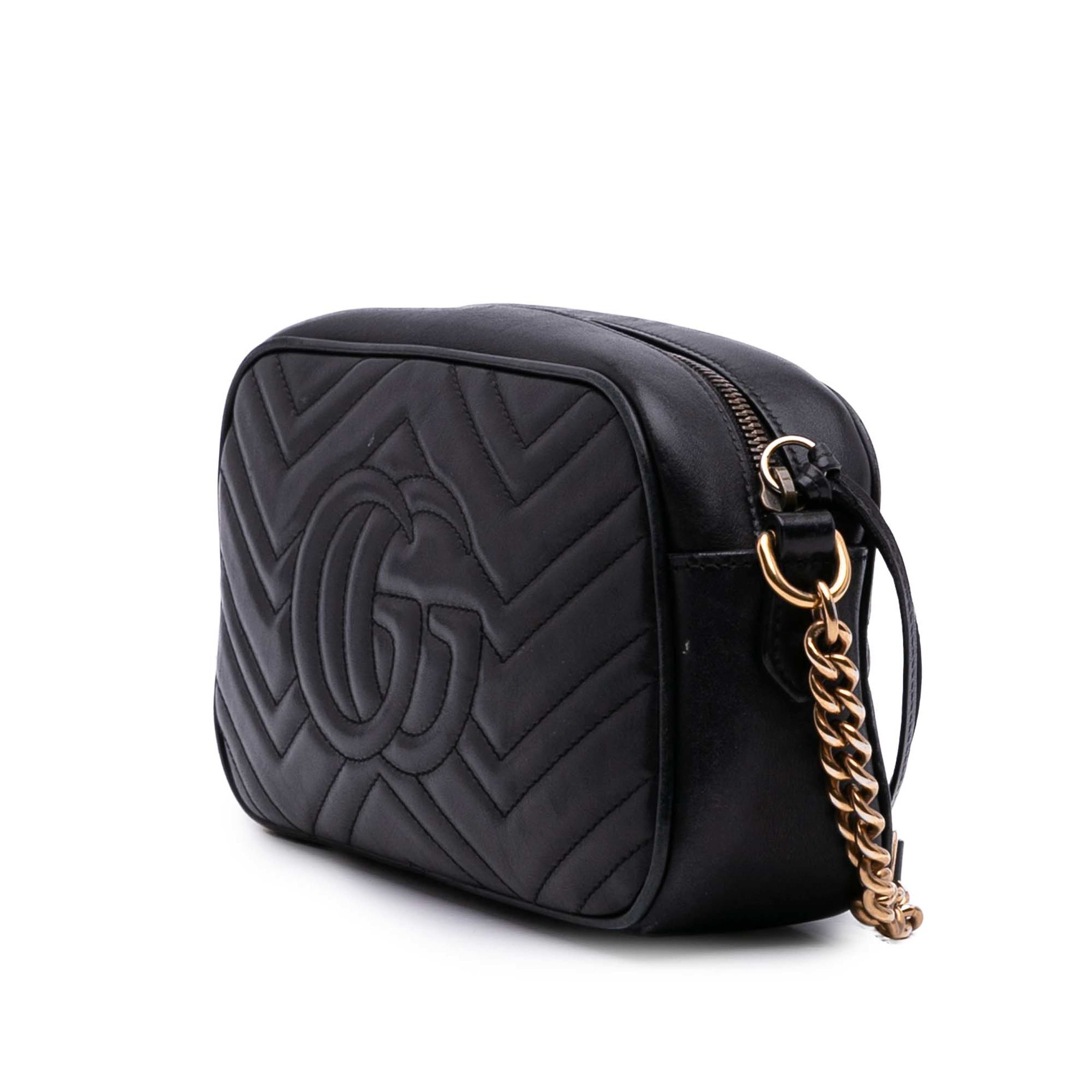 Gucci Small Gg Marmont Matelasse Leather Crossbody, från Luxclusif, i färgen black. Klicka för att öppna bilden i stort format