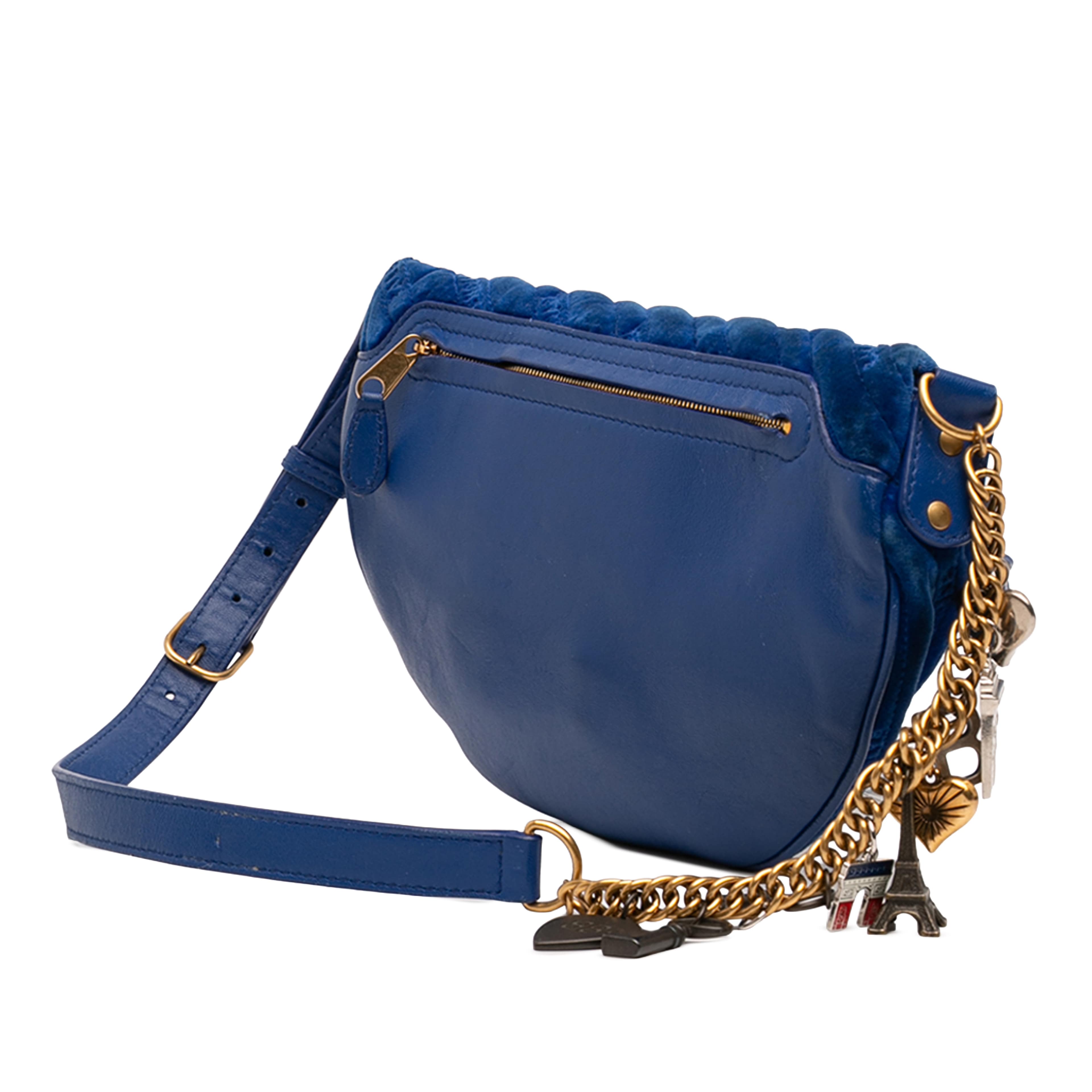 Balenciaga Diagonal Quilted Velvet Allover Logo Souvenir Belt Bag Xs, från Luxclusif, i färgen blue. Klicka för att öppna bilden i stort format