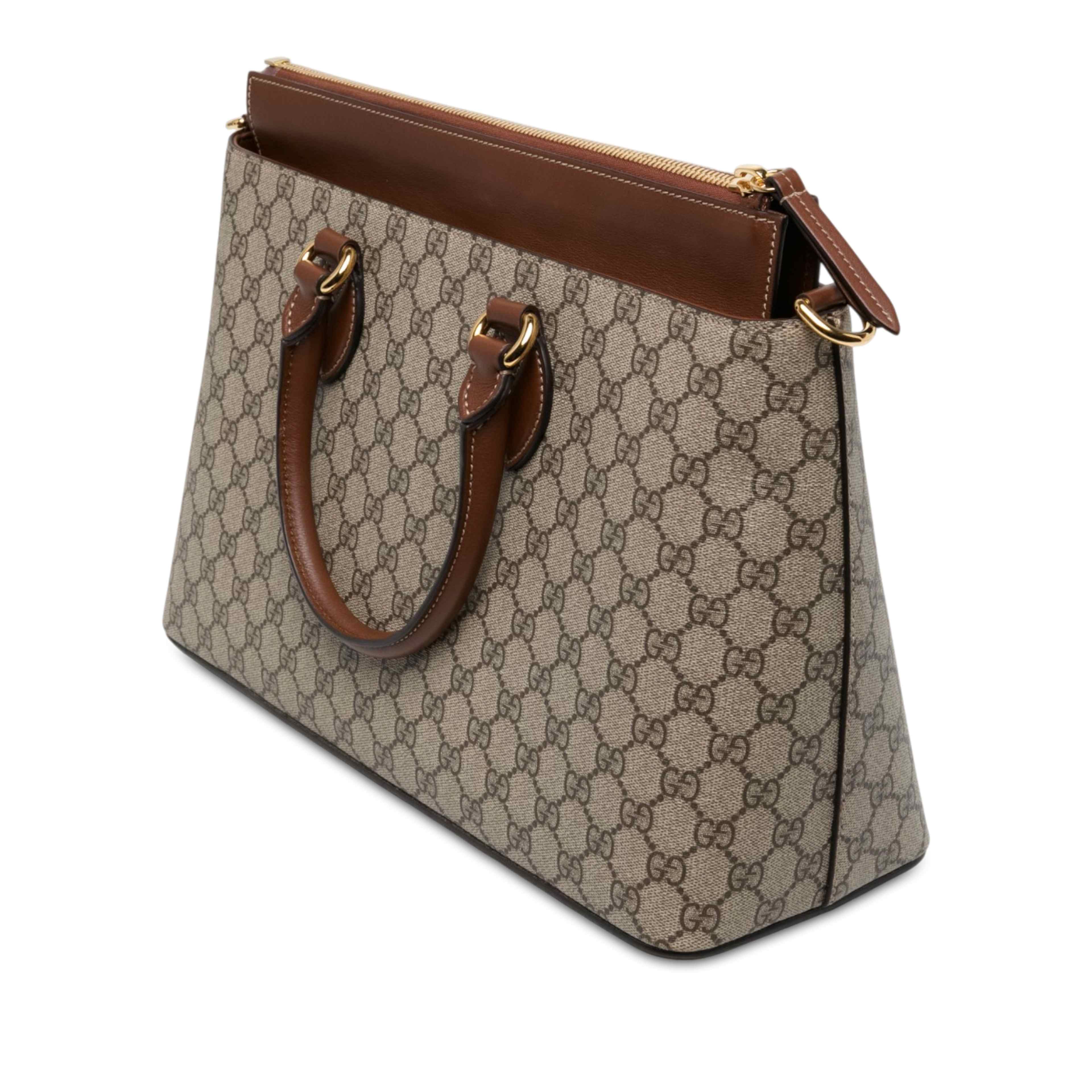 Gucci Large Gg Supreme Linea A Satchel, från Luxclusif, i färgen beige. Klicka för att öppna bilden i stort format