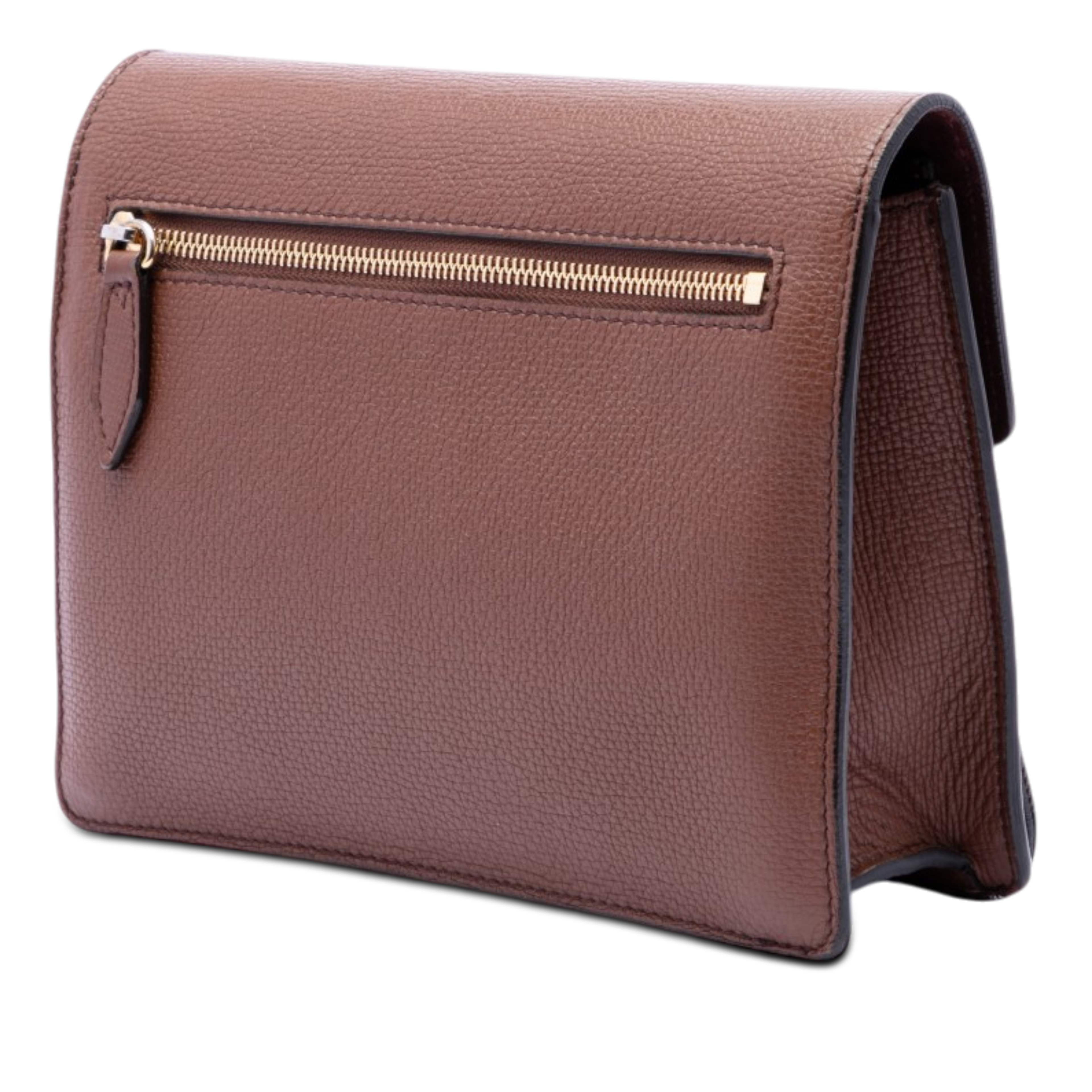 Burberry Small Leather And House Check Canvas Derby Macken Crossbody, från Luxclusif, i färgen brown. Klicka för att öppna bilden i stort format