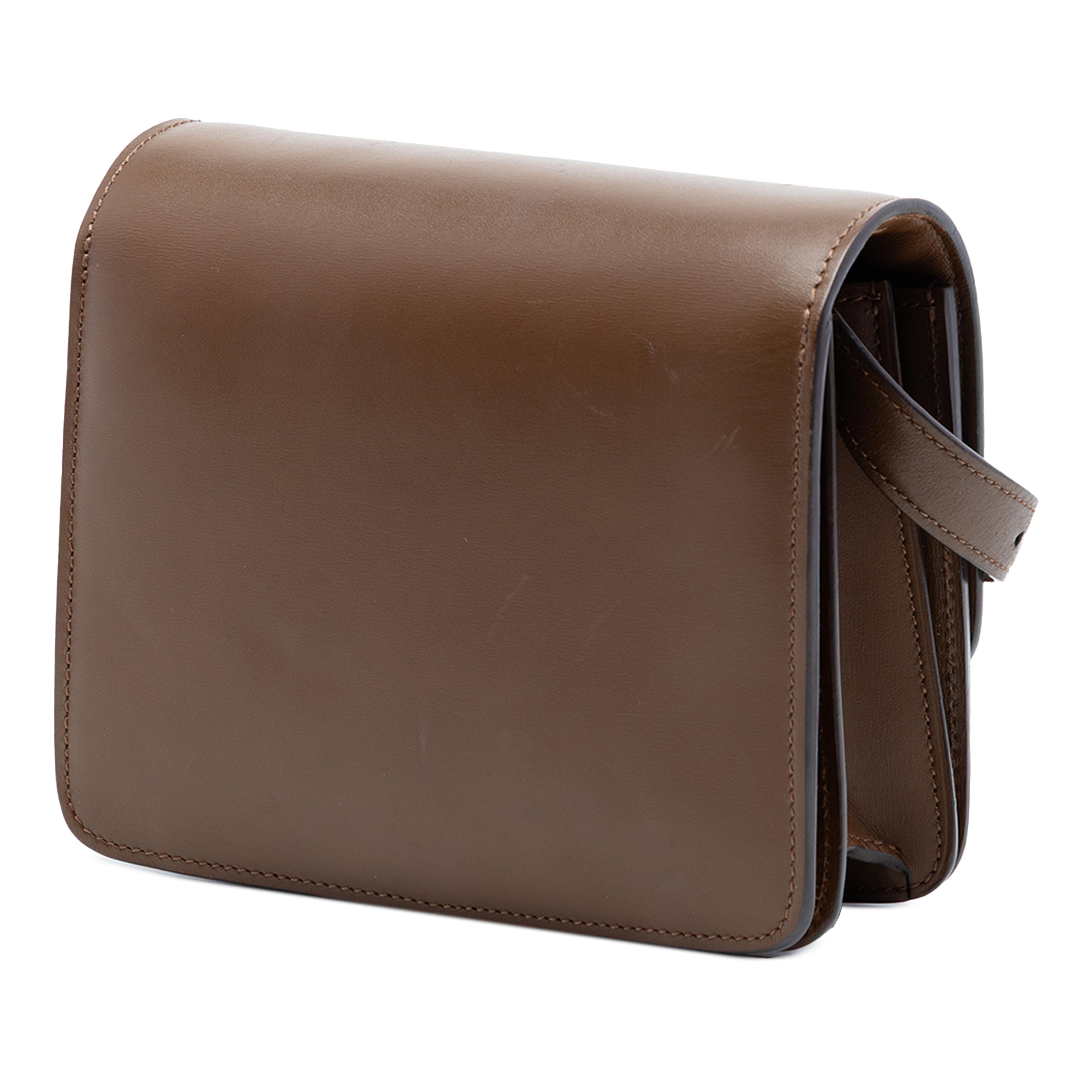 Celine Small Calfskin Classic Box, från Luxclusif, i färgen brun. Klicka för att öppna bilden i stort format