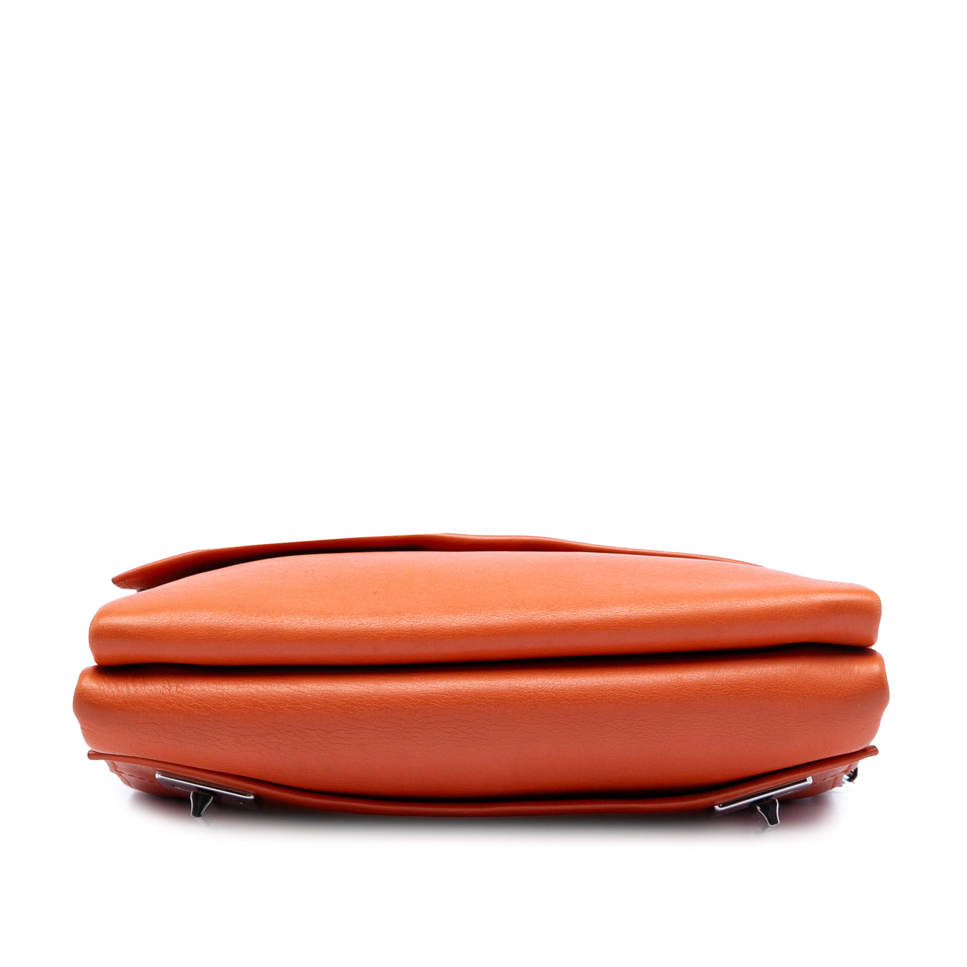 Prada Soft Calf Double Turnlock Crossbody, från Luxclusif, i färgen orange. Klicka för att öppna bilden i stort format