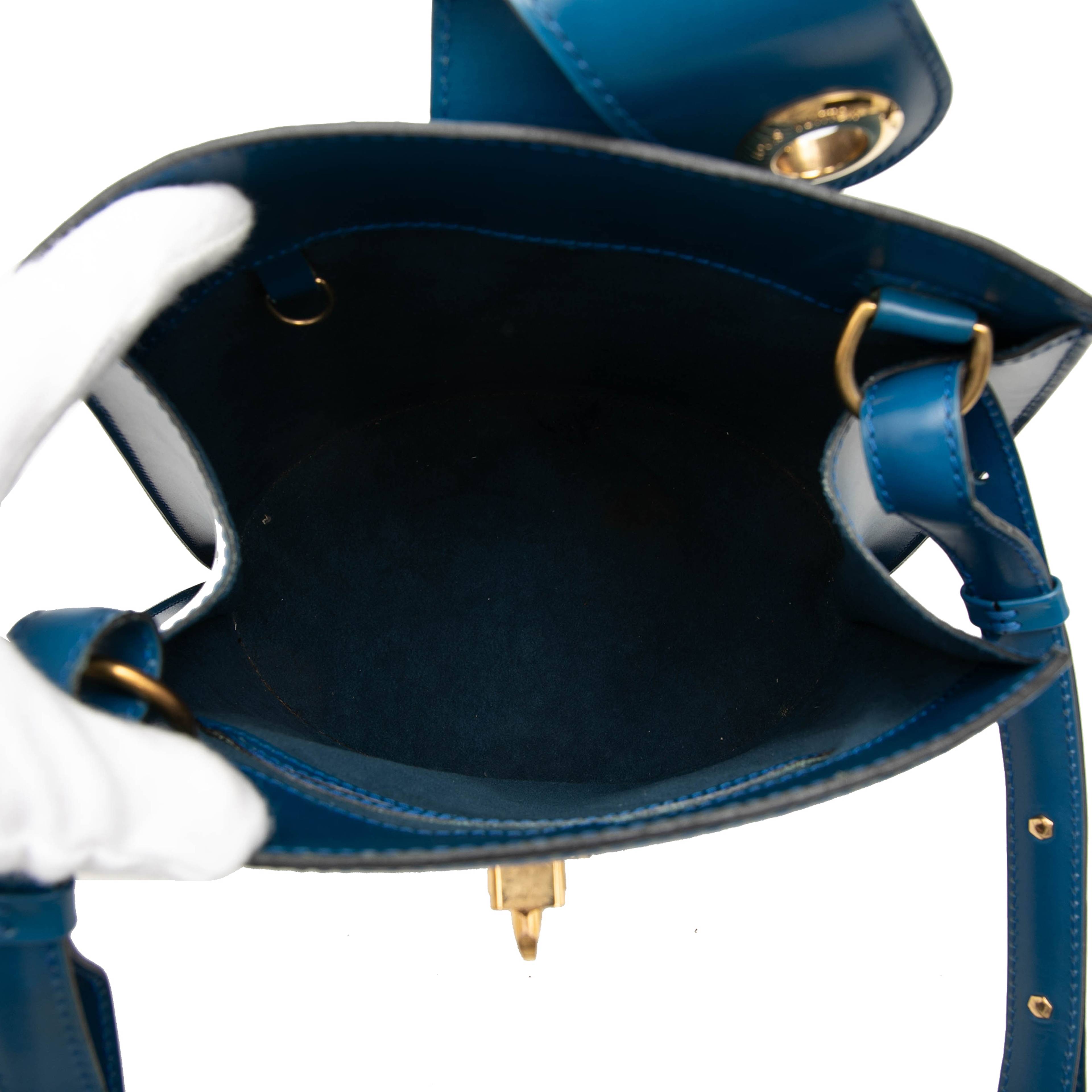 Louis Vuitton Epi Cluny, från Luxclusif, i färgen blå. Klicka för att öppna bilden i stort format