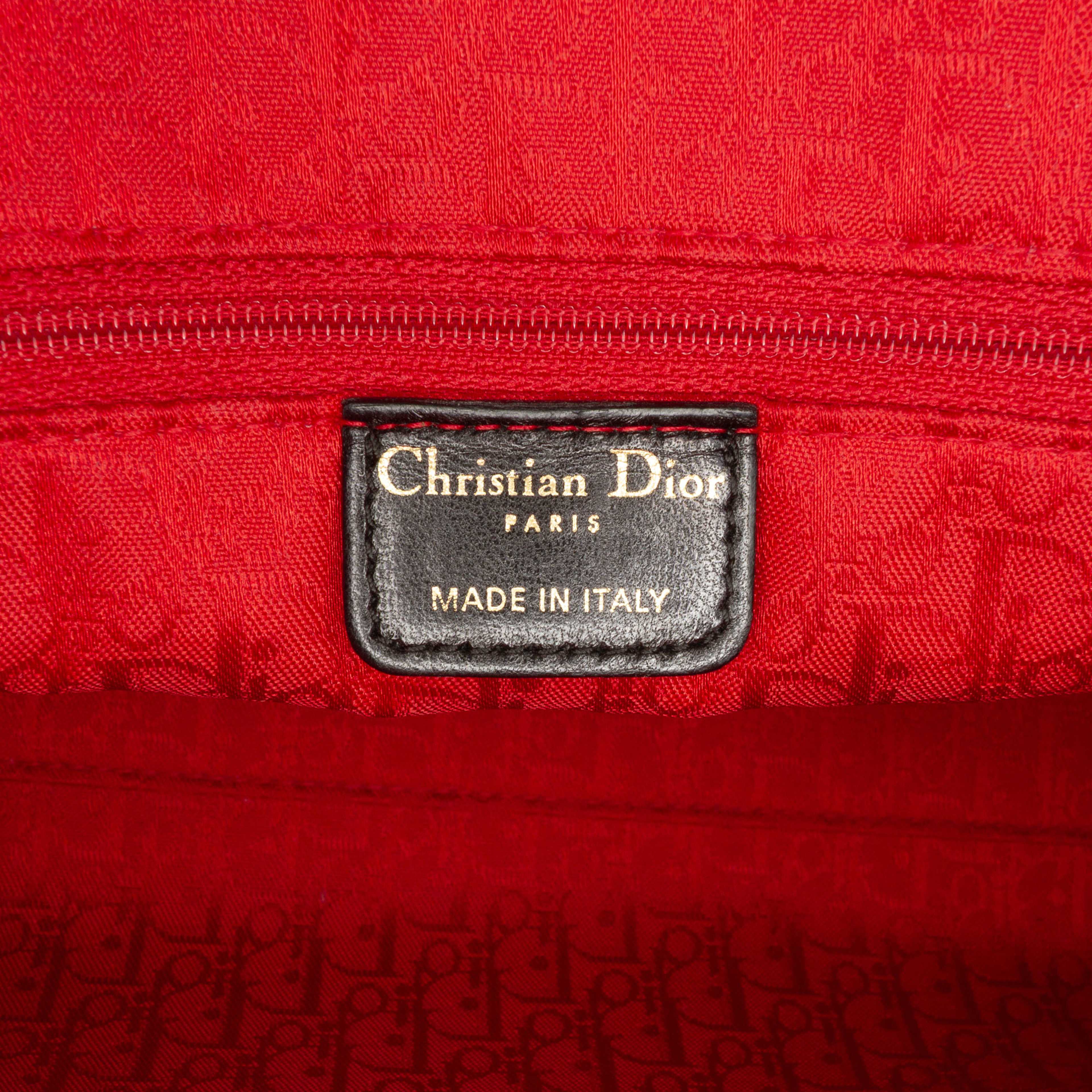 Dior Large Lambskin Cannage Lady Dior, från Luxclusif, i färgen black. Klicka för att öppna bilden i stort format