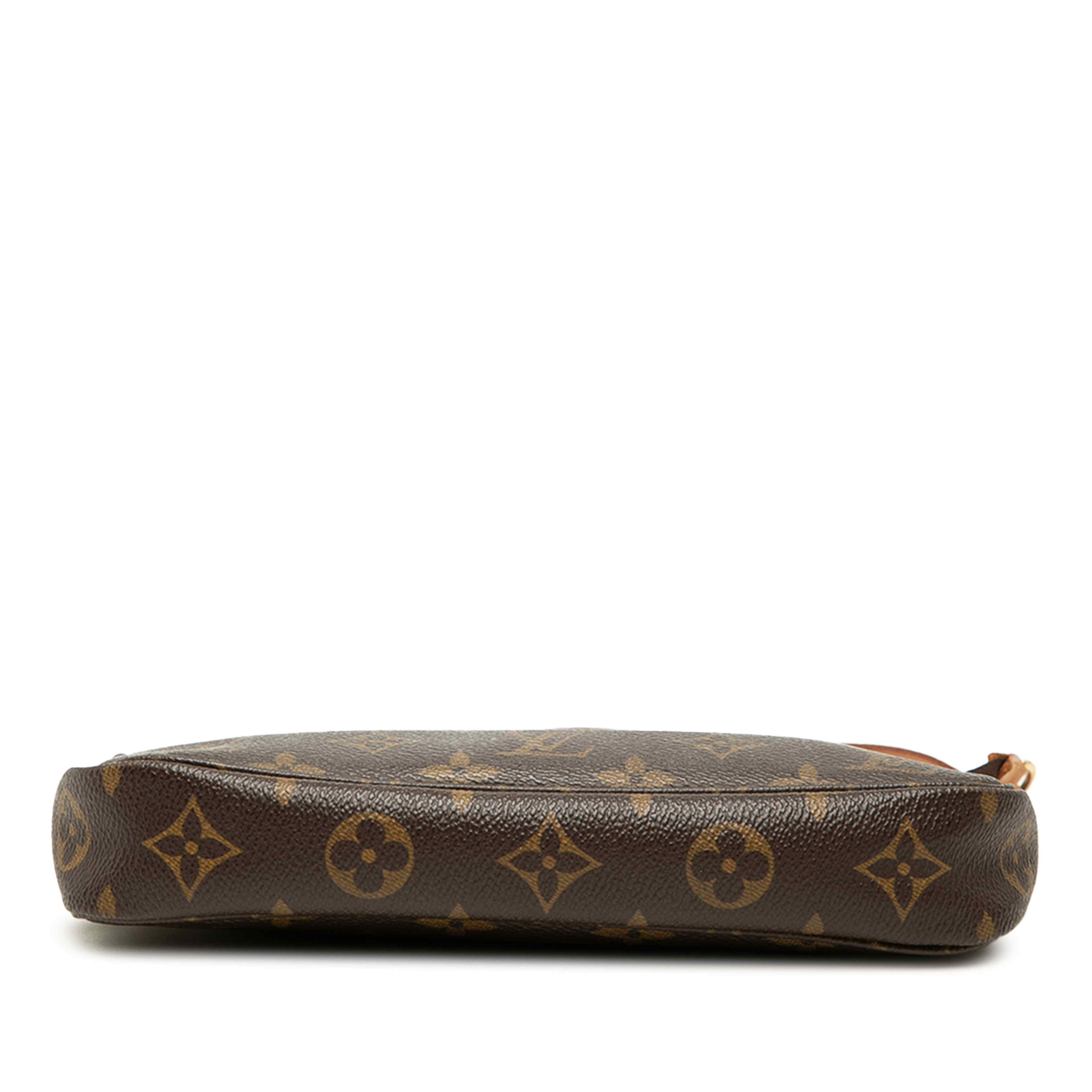 Louis Vuitton Monogram Pochette Accessoires, från Luxclusif, i färgen brun. Klicka för att öppna bilden i stort format