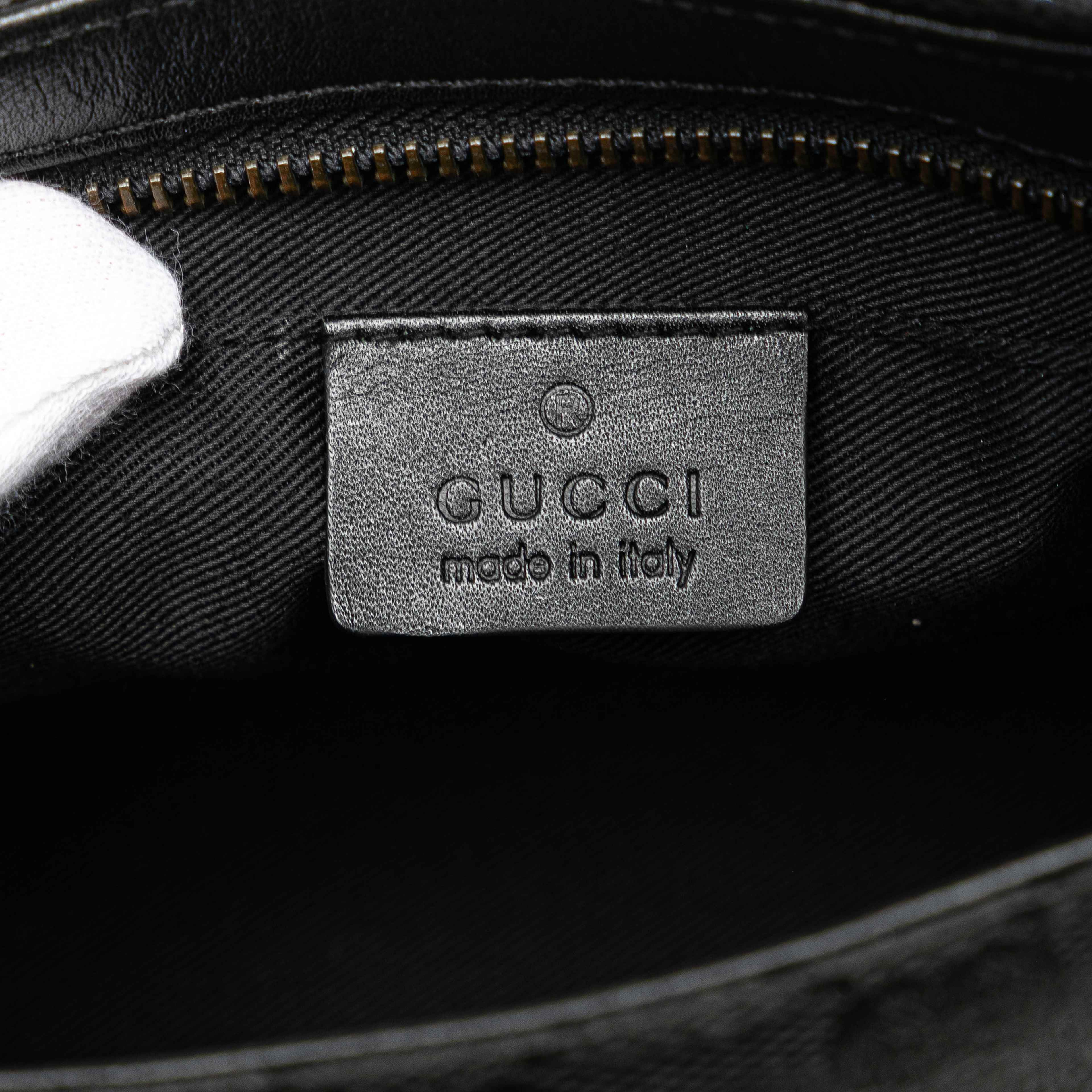 Gucci Gg Canvas Handbag, från Luxclusif, i färgen black. Klicka för att öppna bilden i stort format