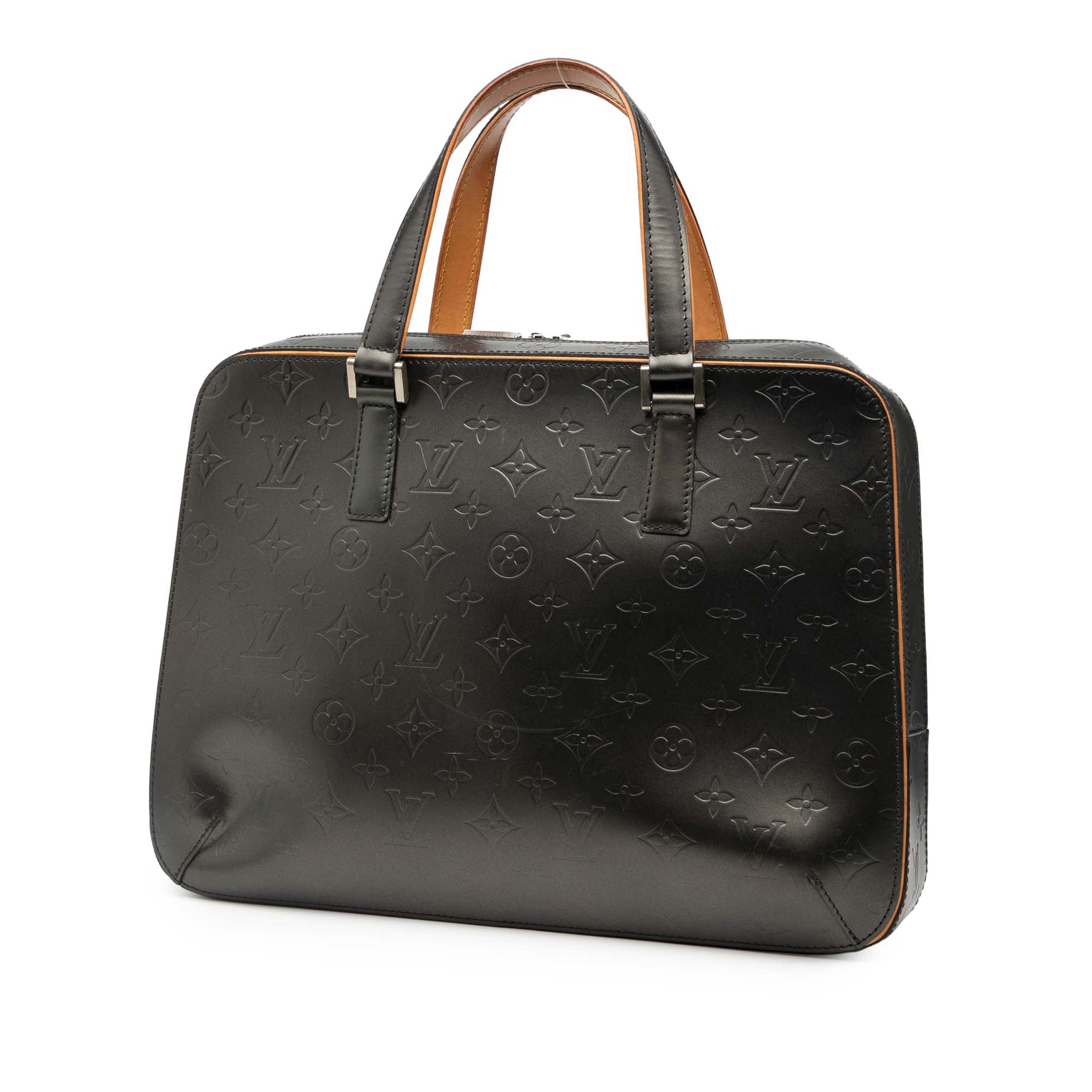 Louis Vuitton Monogram Mat Malden, från Luxclusif, i färgen dark gray. Klicka för att öppna bilden i stort format