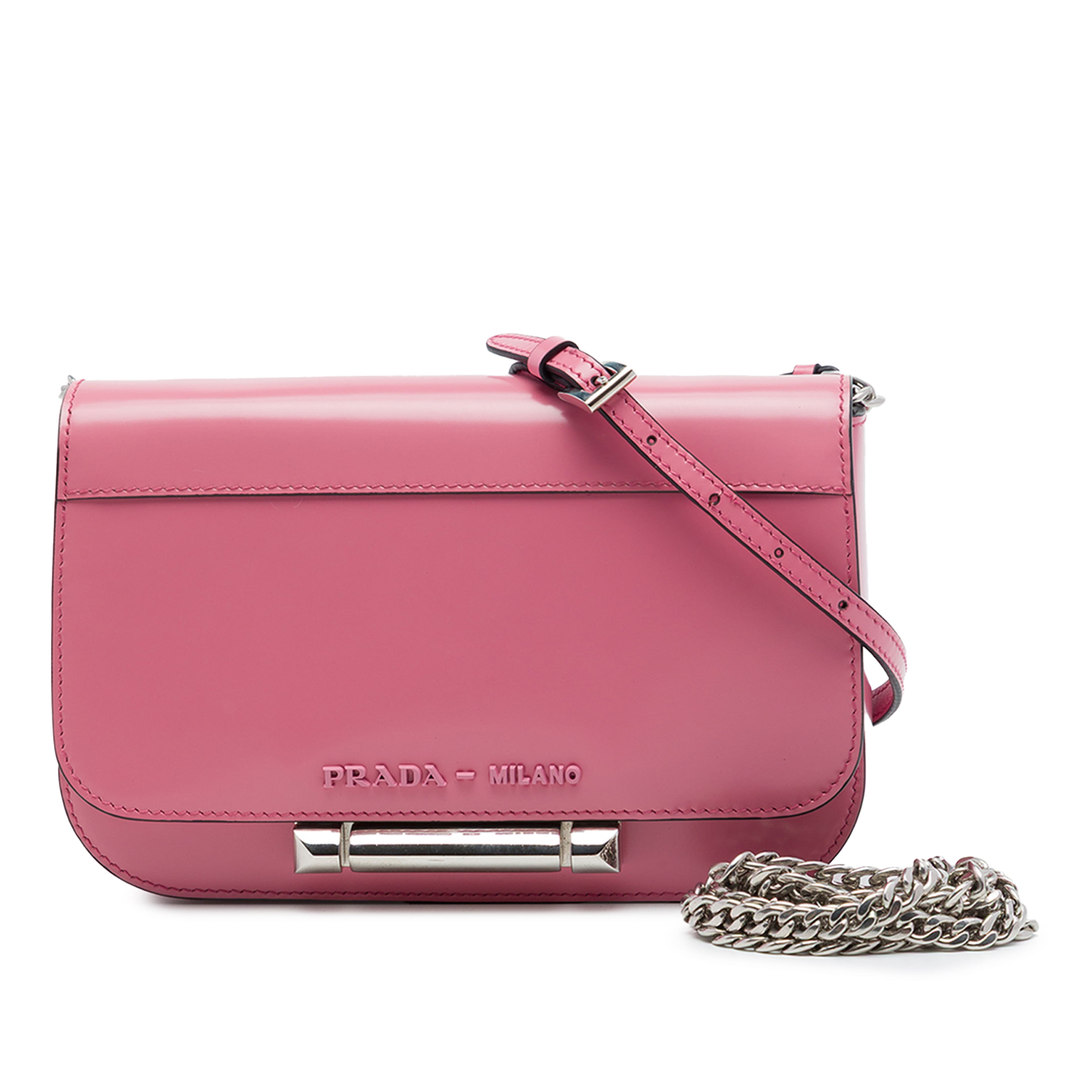 Prada Spazzolato Leather Sybille Flap Crossbody, från Luxclusif, i färgen rosa. Klicka för att öppna bilden i stort format