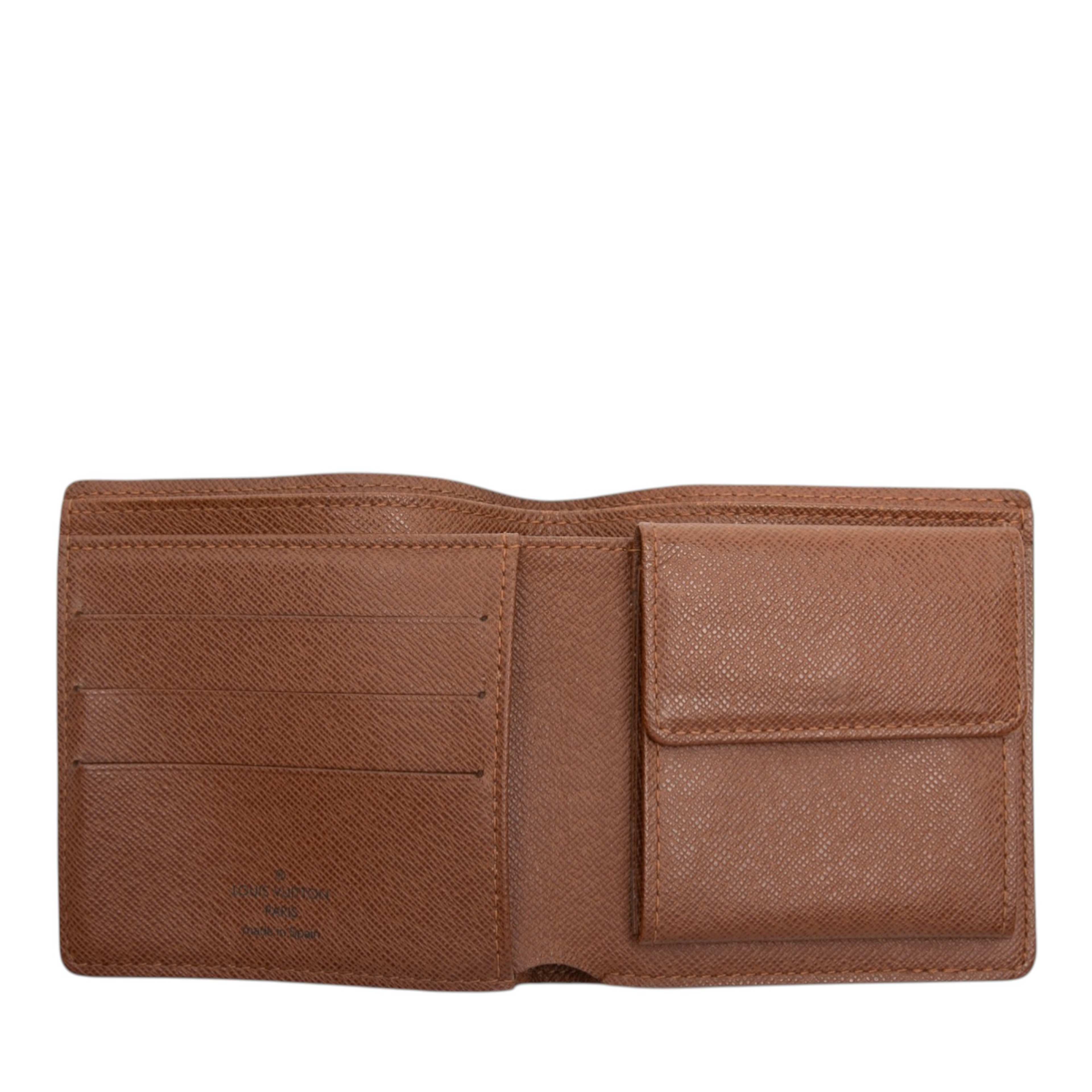 Louis Vuitton Monogram Portefeuille Marco Wallet, från Luxclusif, i färgen brown. Klicka för att öppna bilden i stort format