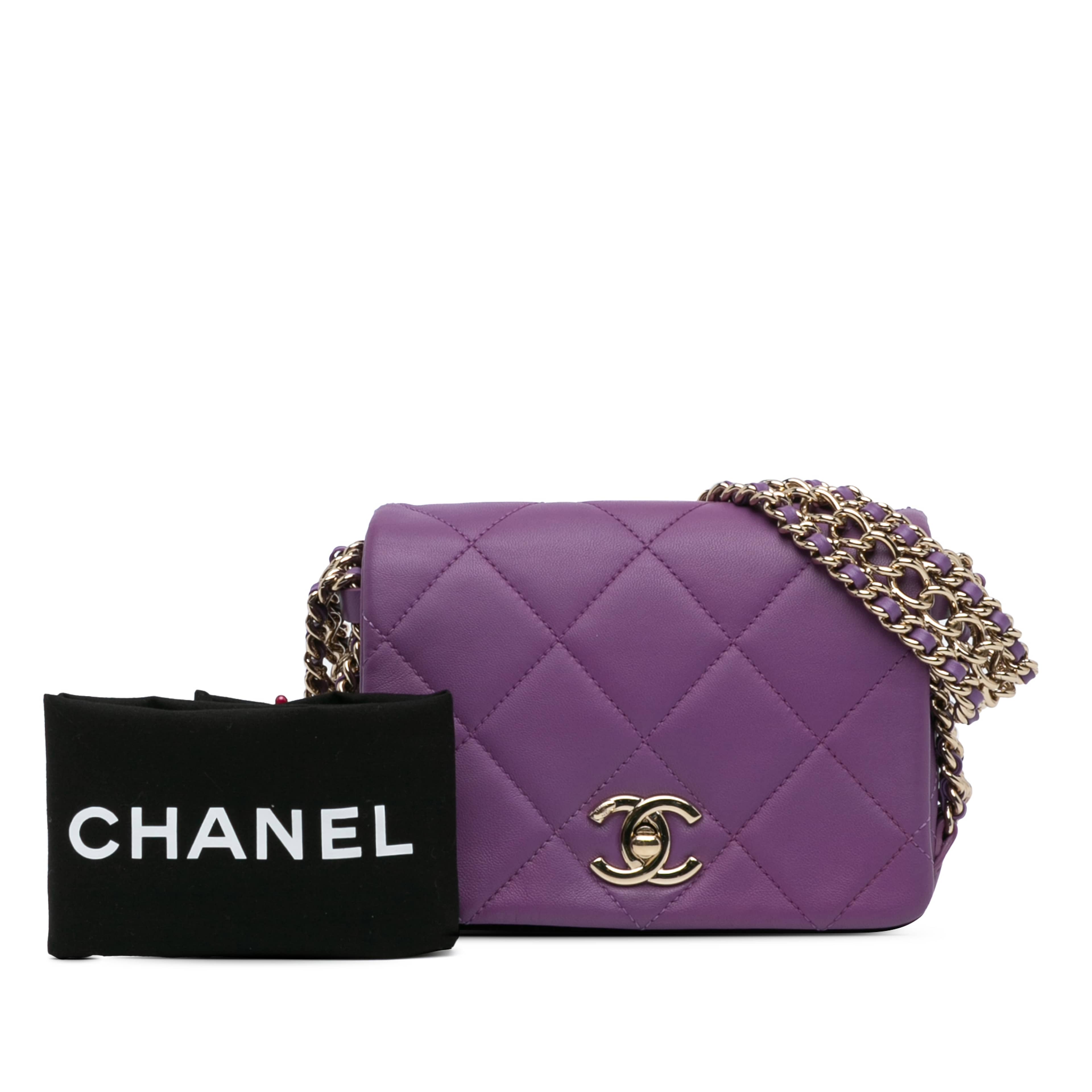 Chanel Mini Lambskin Triple Chain Full Flap, från Luxclusif, i färgen purpur. Klicka för att öppna bilden i stort format