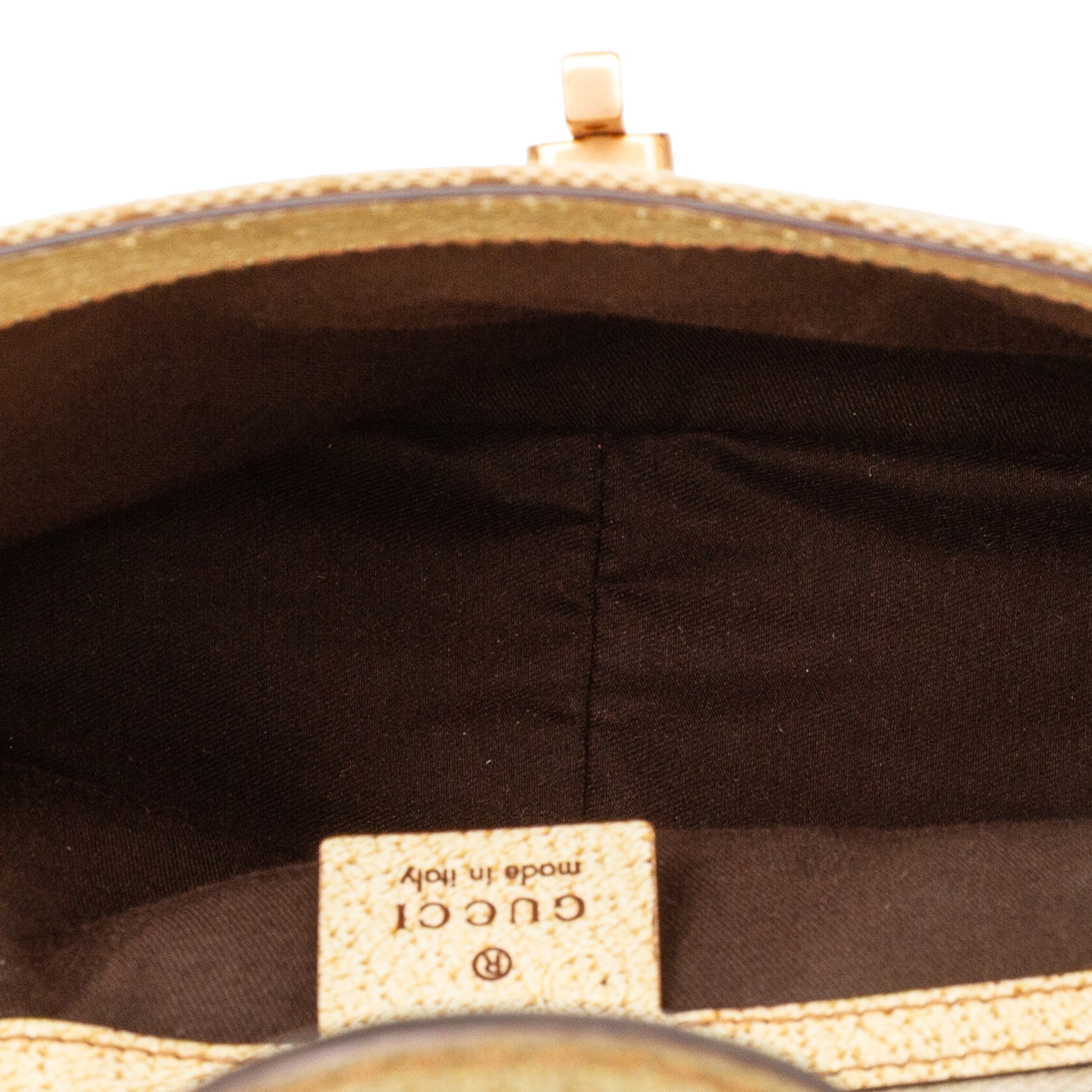 Gucci Gg Canvas Turnlock Shoulder Bag, från Luxclusif, i färgen beige. Klicka för att öppna bilden i stort format