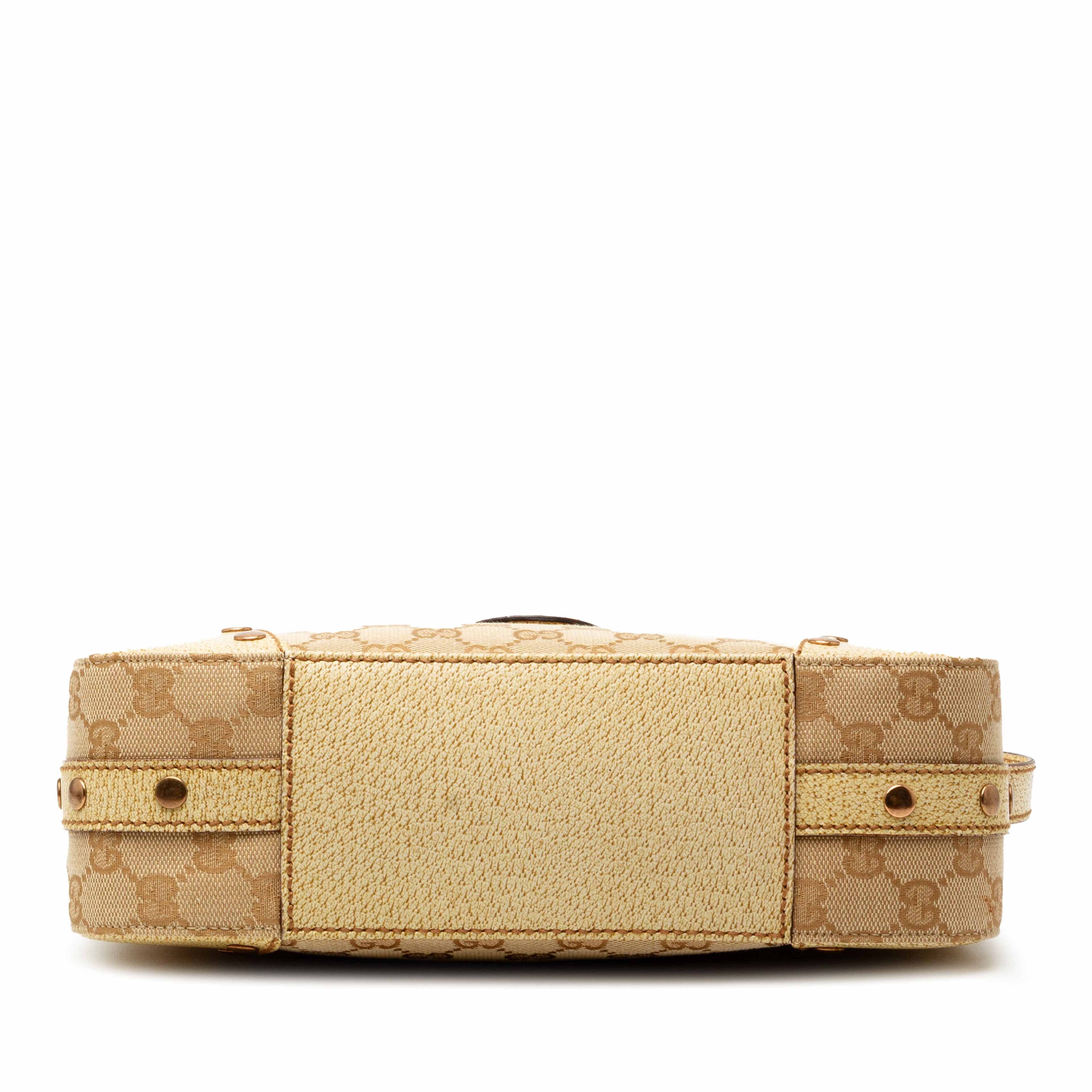 Gucci Gg Canvas Turnlock Shoulder Bag, från Luxclusif, i färgen beige. Klicka för att öppna bilden i stort format