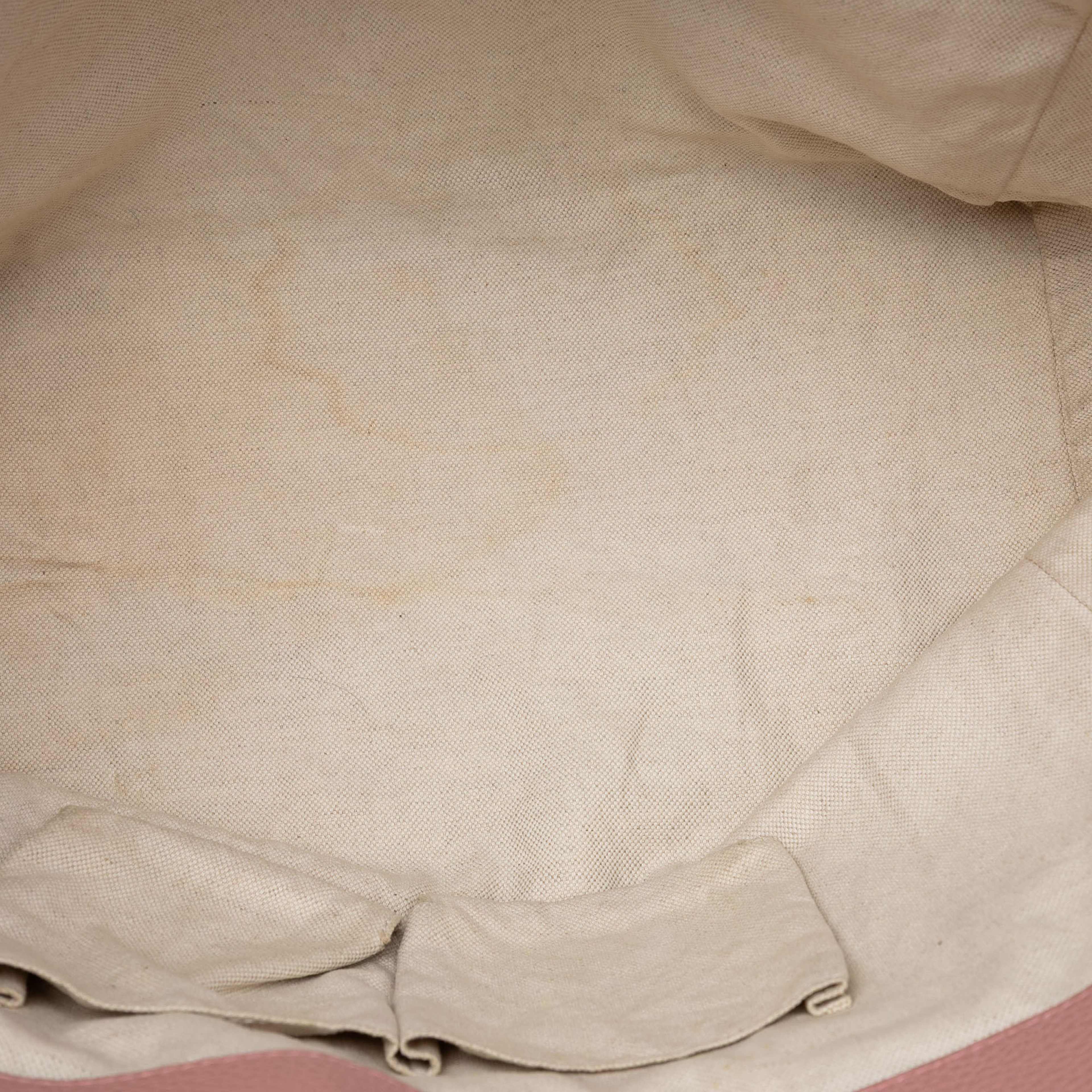 Gucci Medium Leather Swing Tote, från Luxclusif, i färgen pink. Klicka för att öppna bilden i stort format