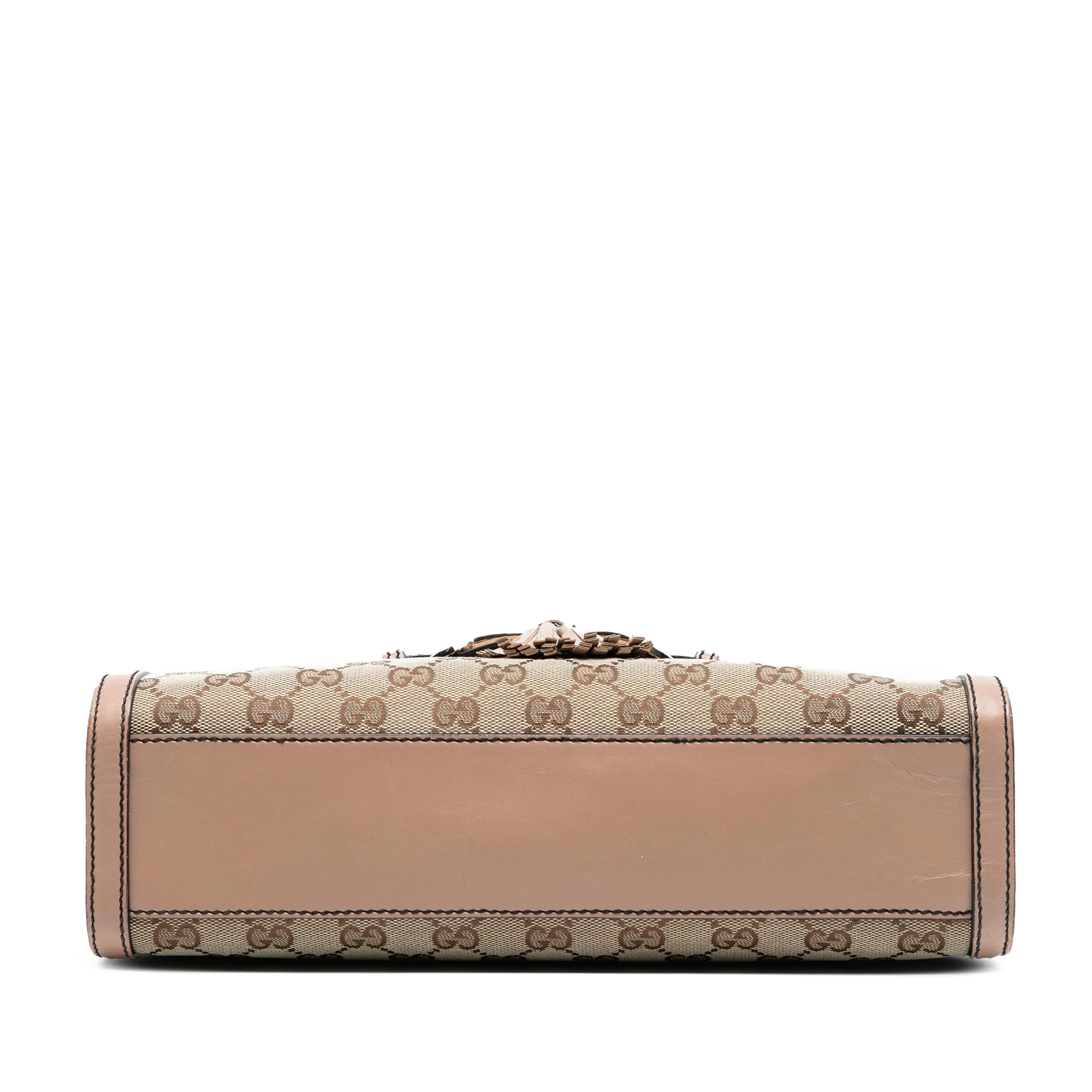 Gucci Medium Gg Canvas Emily Shoulder Bag, från Luxclusif, i färgen beige. Klicka för att öppna bilden i stort format