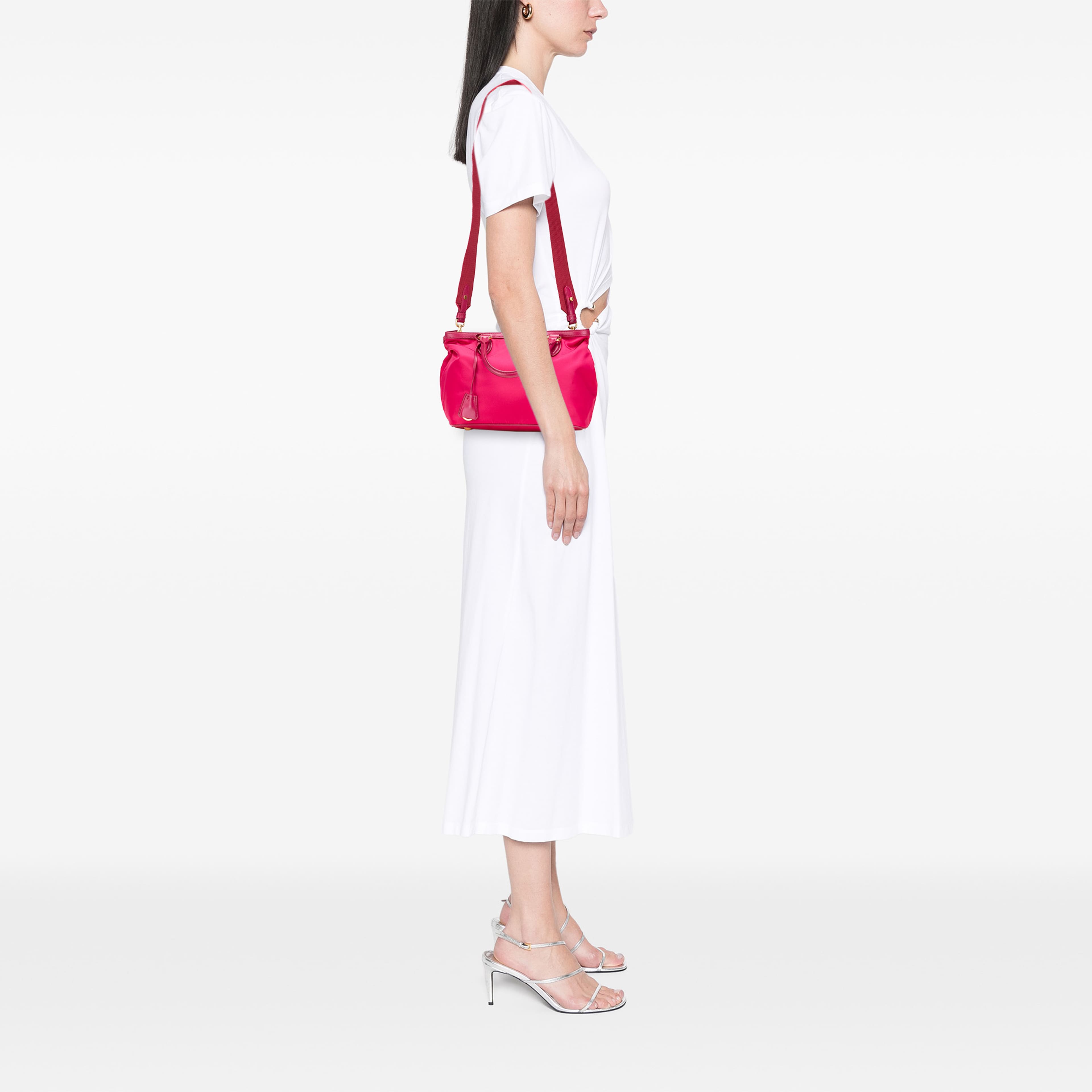 Prada Tessuto Satchel, från Luxclusif, i färgen rosa. Klicka för att öppna bilden i stort format
