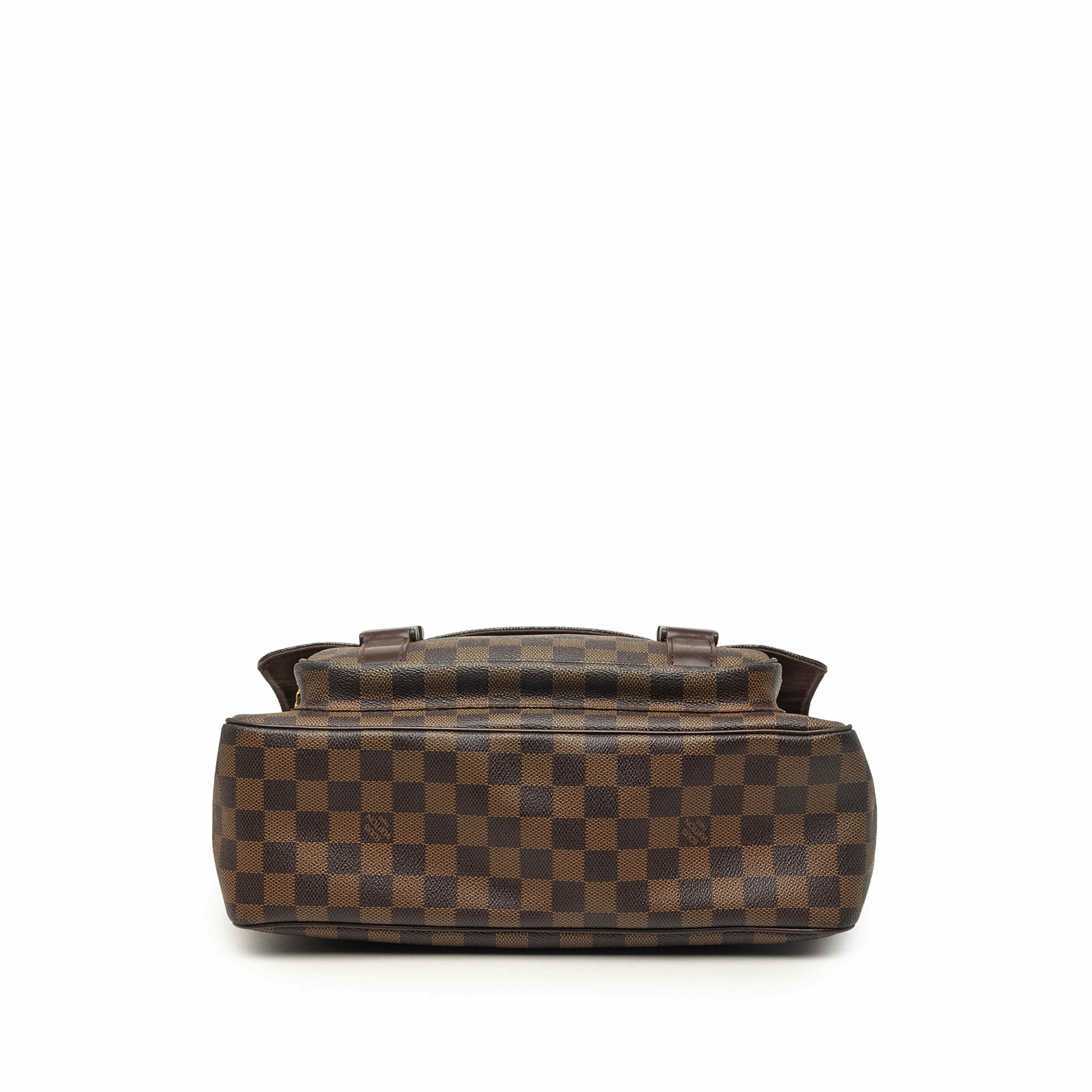 Louis Vuitton Damier Ebene Melville, från Luxclusif, i färgen brun. Klicka för att öppna bilden i stort format