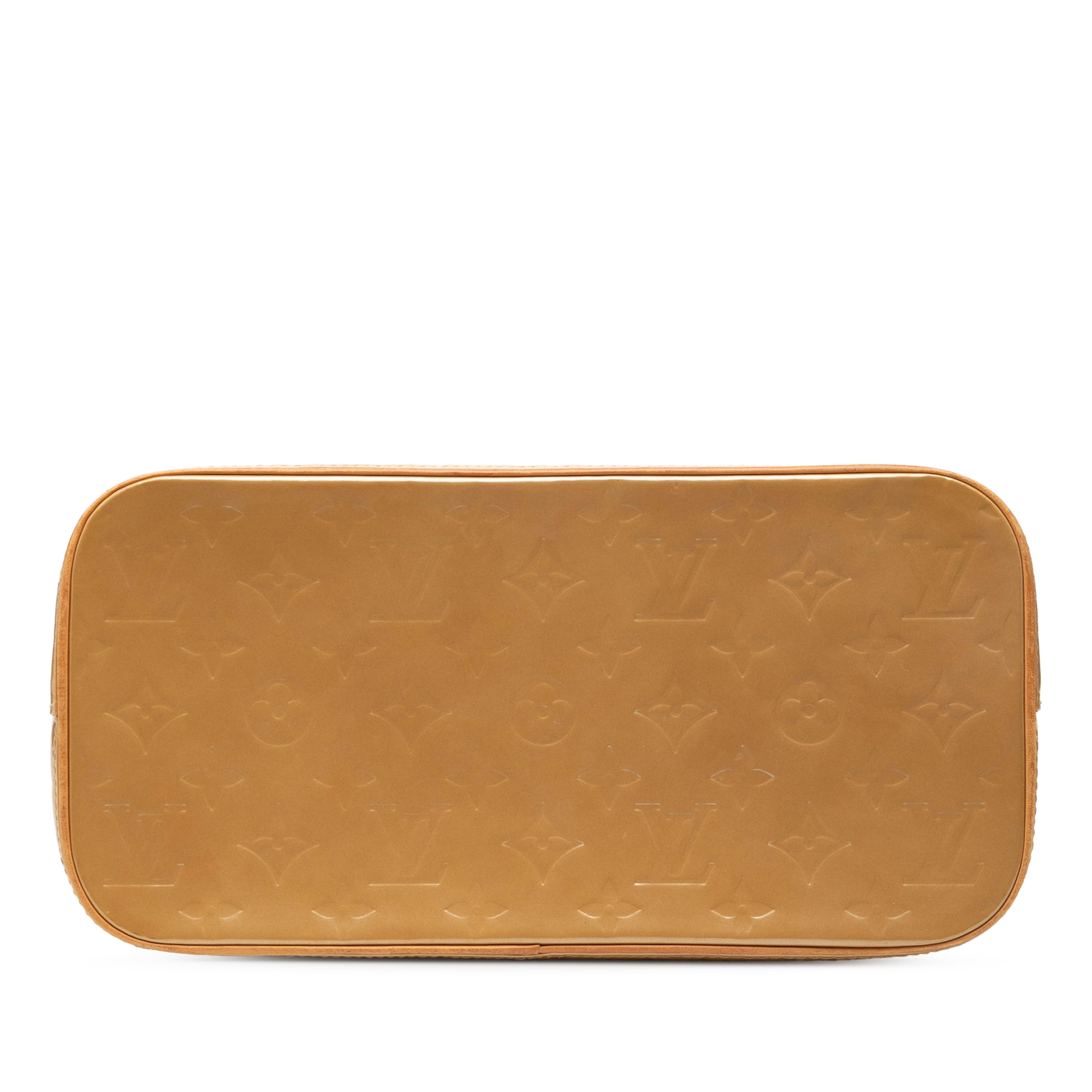 Louis Vuitton Monogram Vernis Houston, från Luxclusif, i färgen beige. Klicka för att öppna bilden i stort format