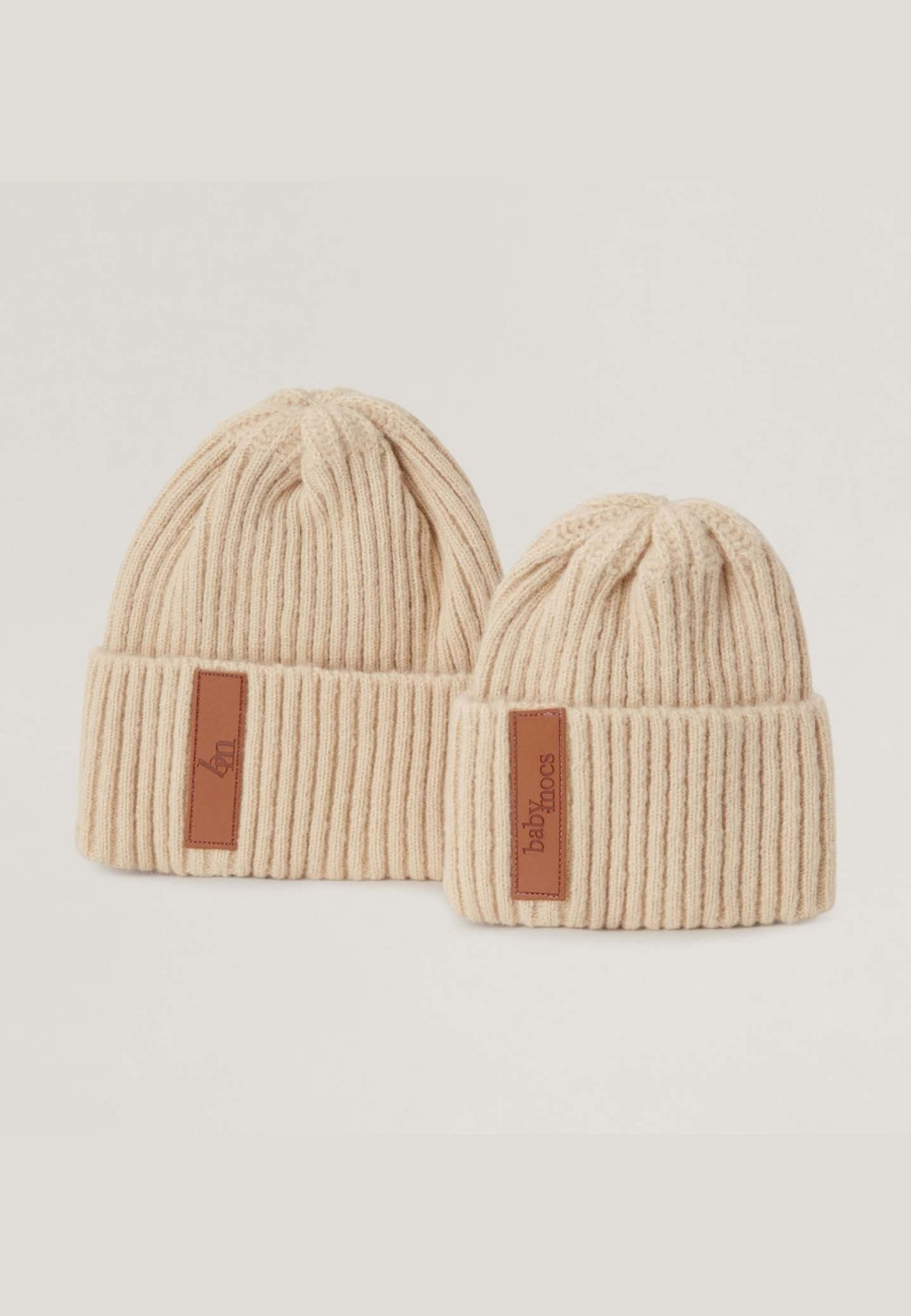 Beanie - Vuxen, från BabyMocs, i färgen beige. Klicka för att öppna bilden i stort format