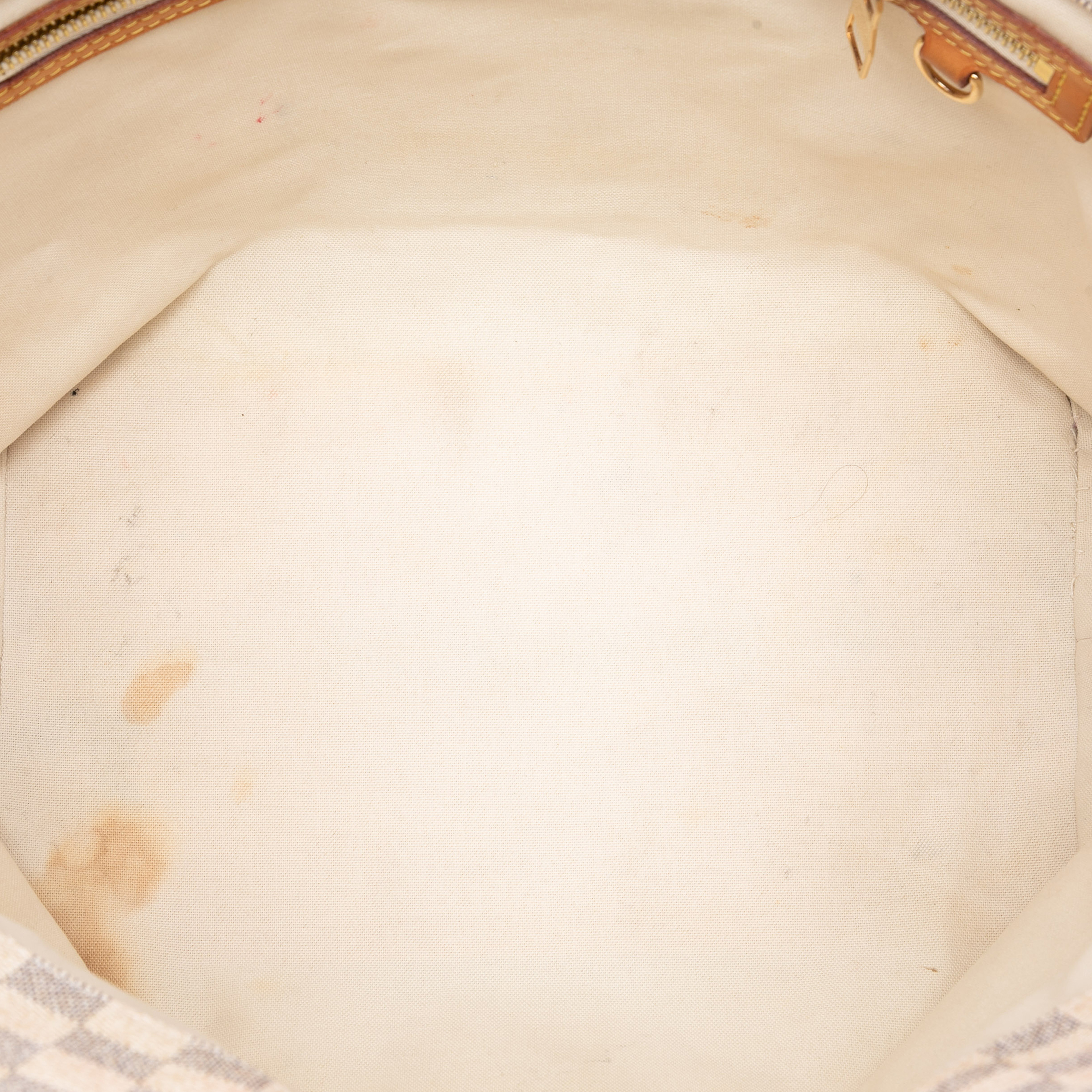 Louis Vuitton Damier Azur Beach Cabas Pm, från Luxclusif, i färgen white. Klicka för att öppna bilden i stort format